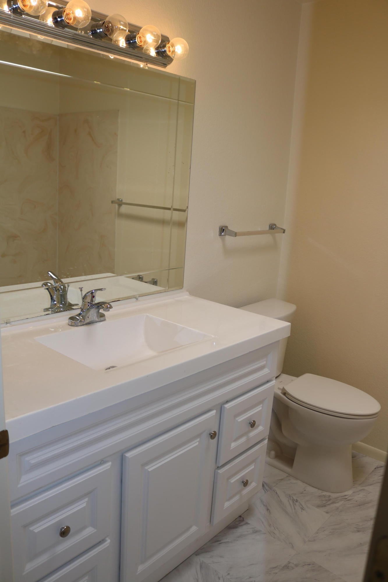 Euclid Point Condos (1-25) - Residential Lease
