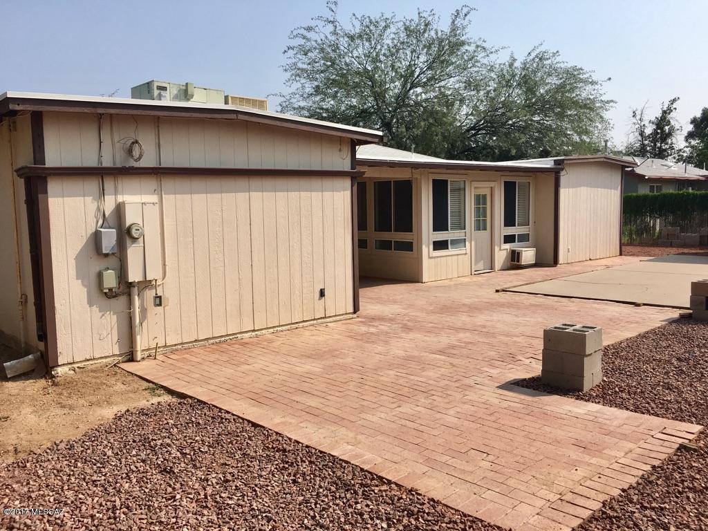 Douglas Terrace (1-69) - Residential