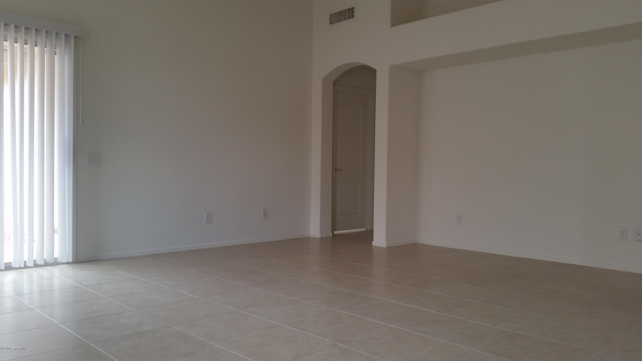 Bluffs (The) - Residential Lease