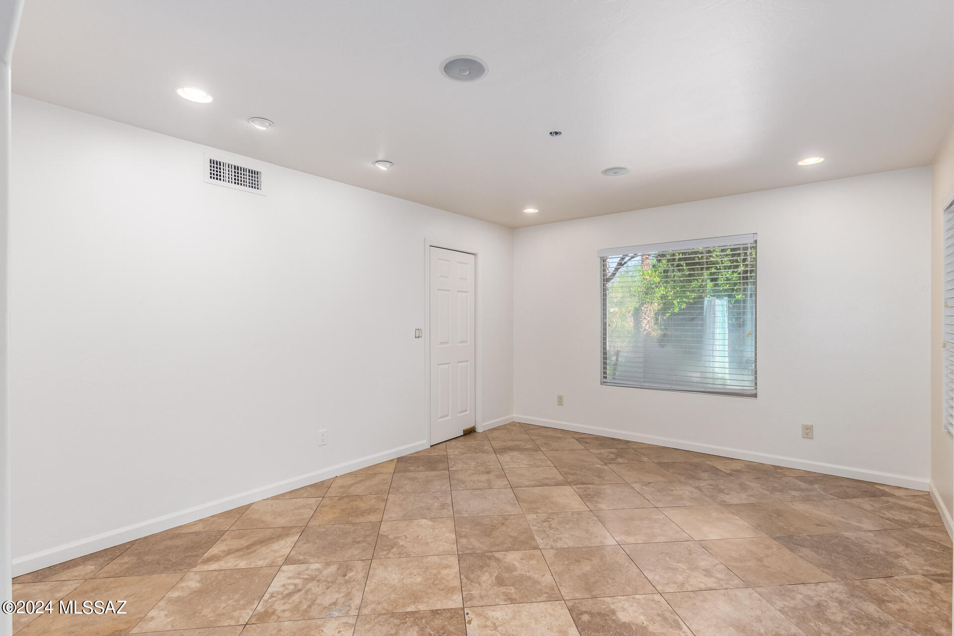 Shadows @ Sabino (1-103) - Residential