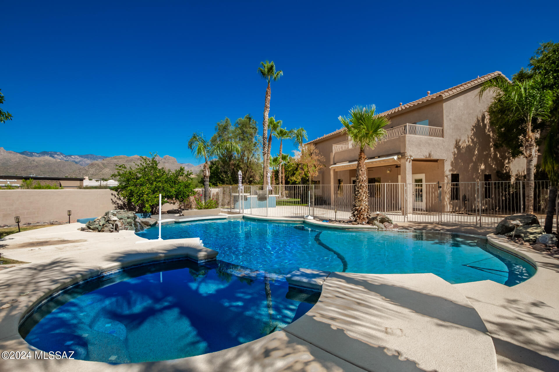 Shadows @ Sabino (1-103) - Residential