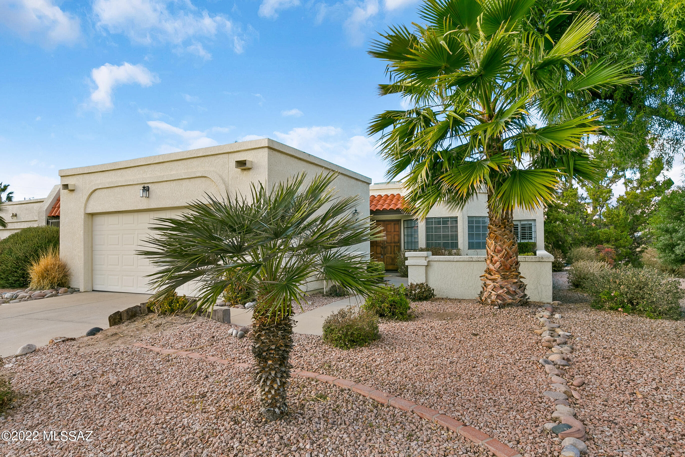Welcome to River Ranch ,cute 2 bedroom 2 bath home with a garage, Great location near shopping & restaurants , Entrance to the loop near by. This is an estate sale and is being sold as  is seller will make no repairs.