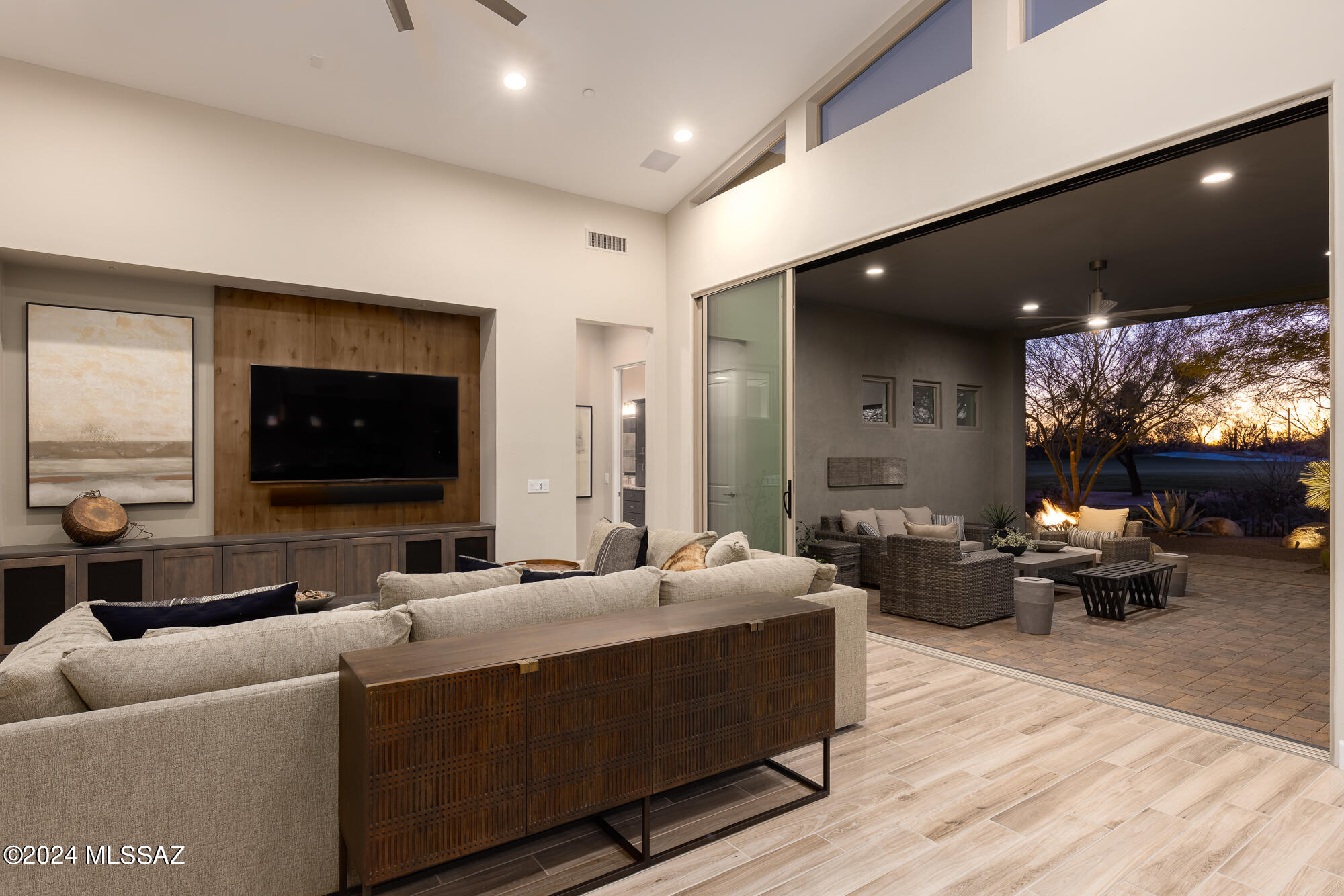 The Enclave At Stone Canyon V - Residential