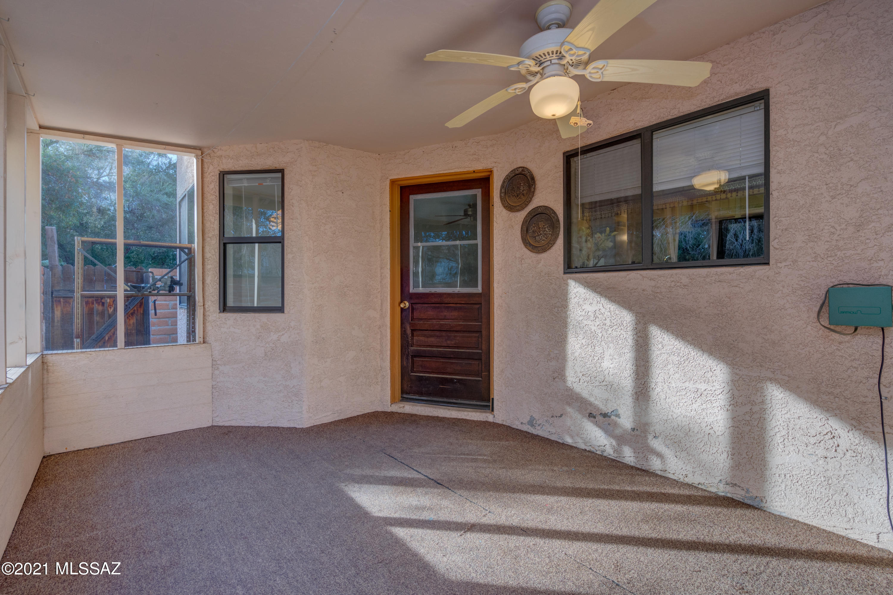 Executive Townhomes (1-16) - Residential