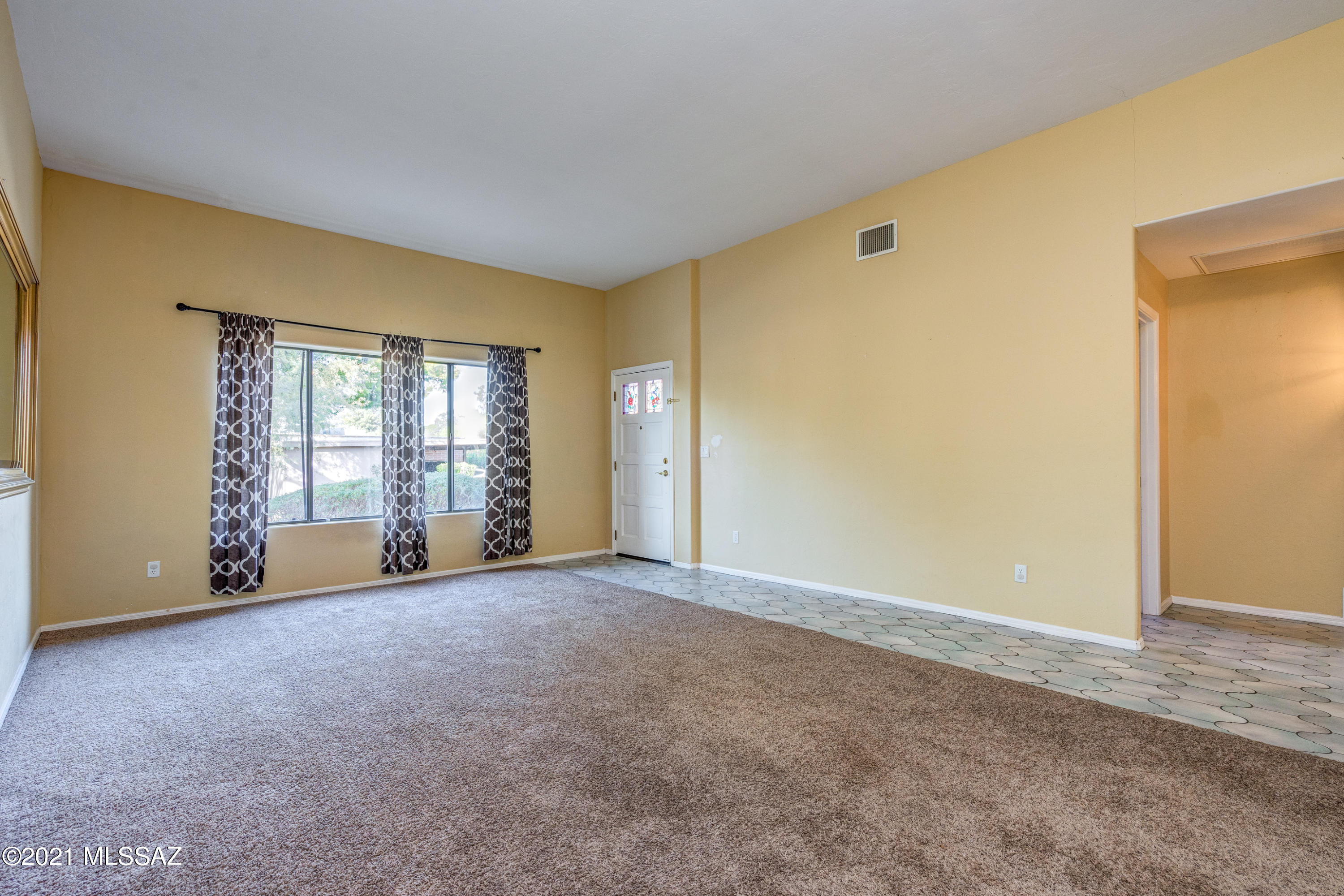 Executive Townhomes (1-16) - Residential