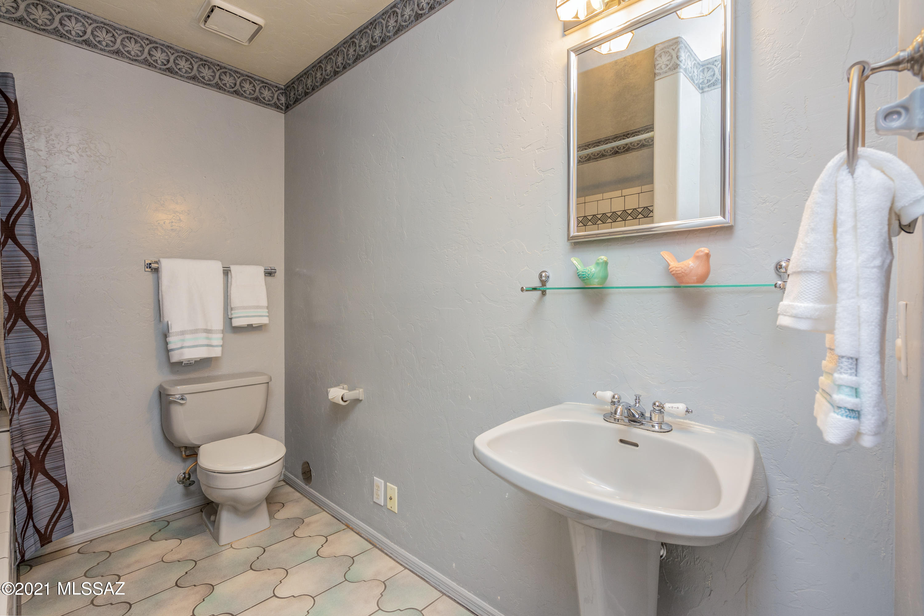Executive Townhomes (1-16) - Residential