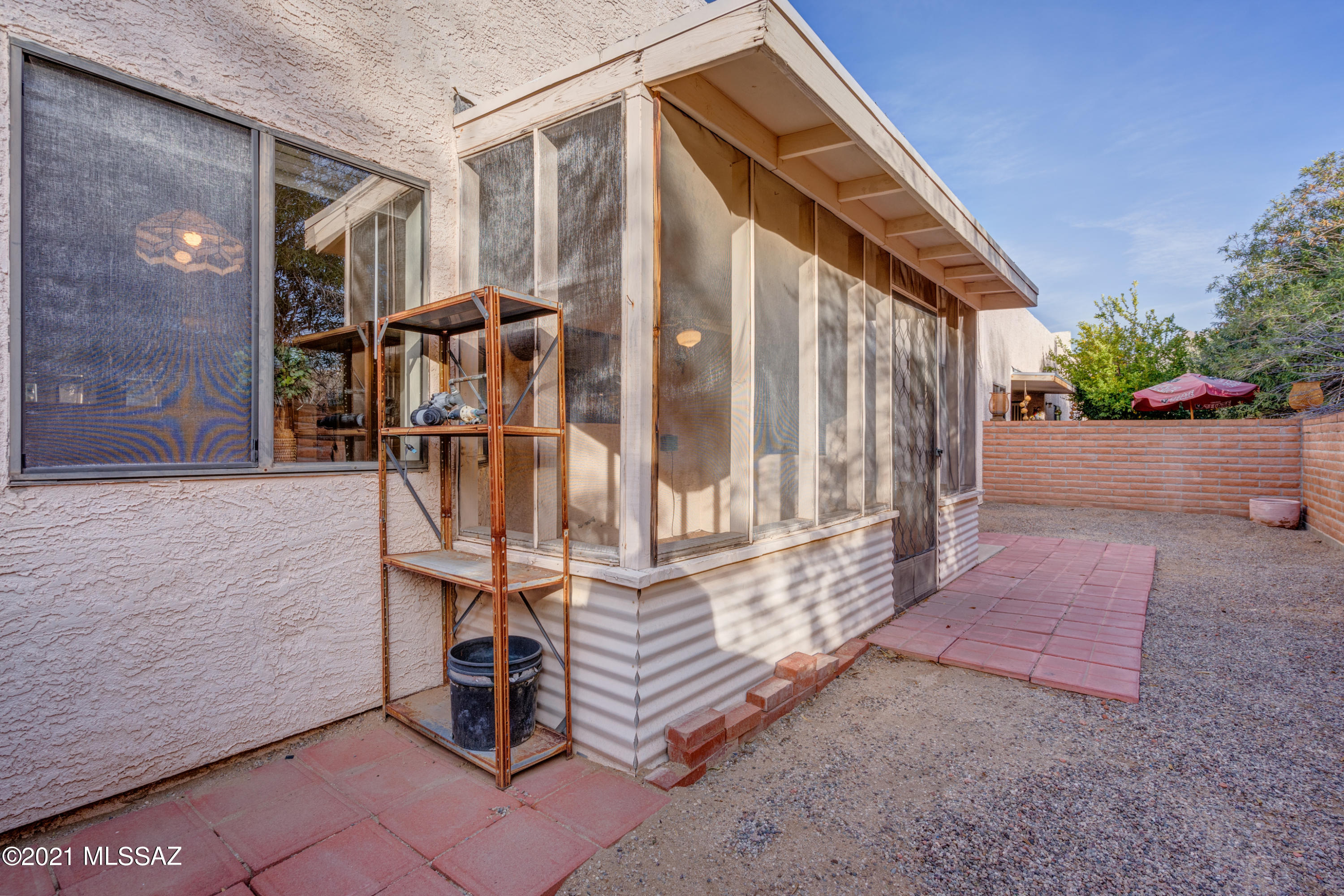 Executive Townhomes (1-16) - Residential