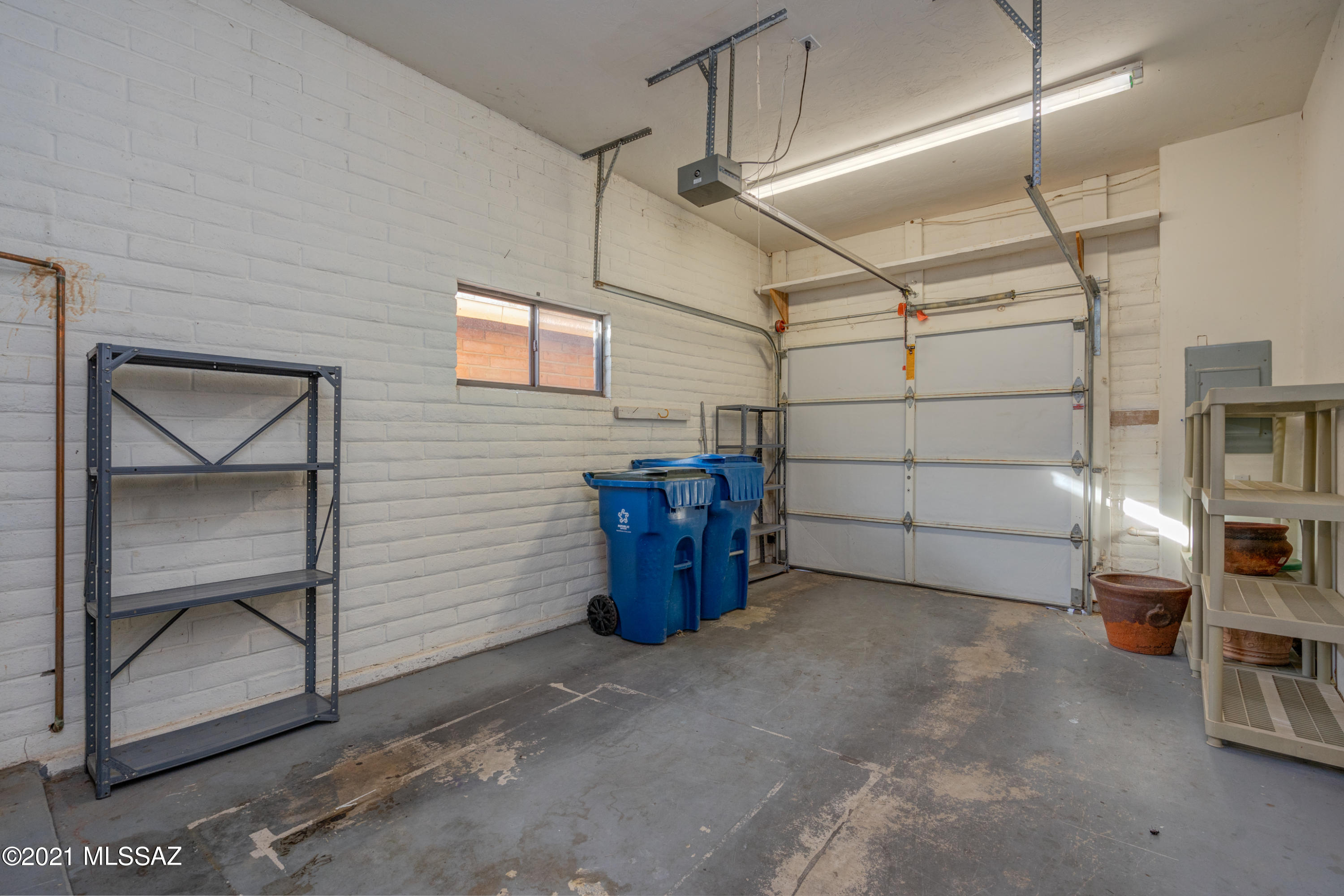 Executive Townhomes (1-16) - Residential