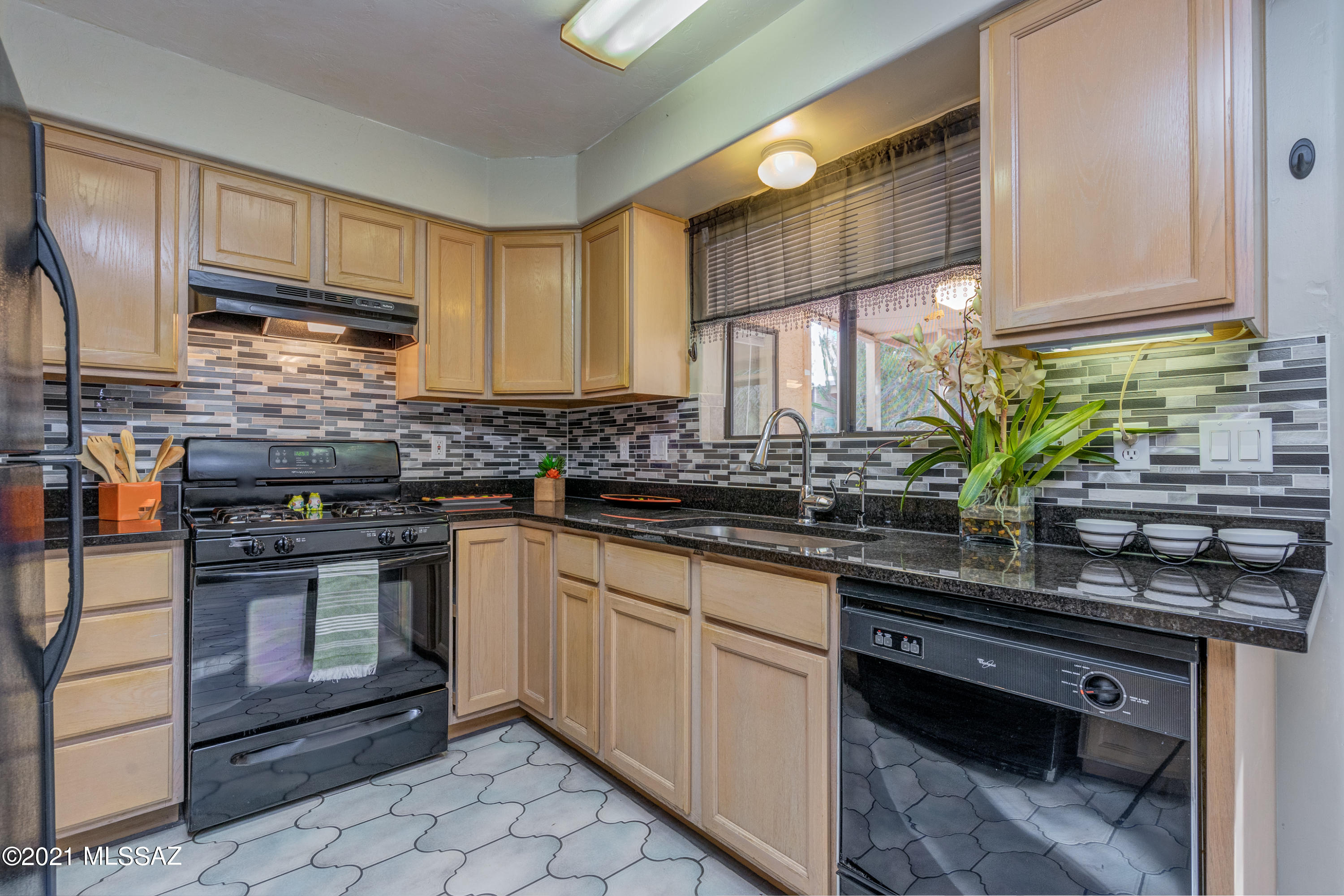 Executive Townhomes (1-16) - Residential
