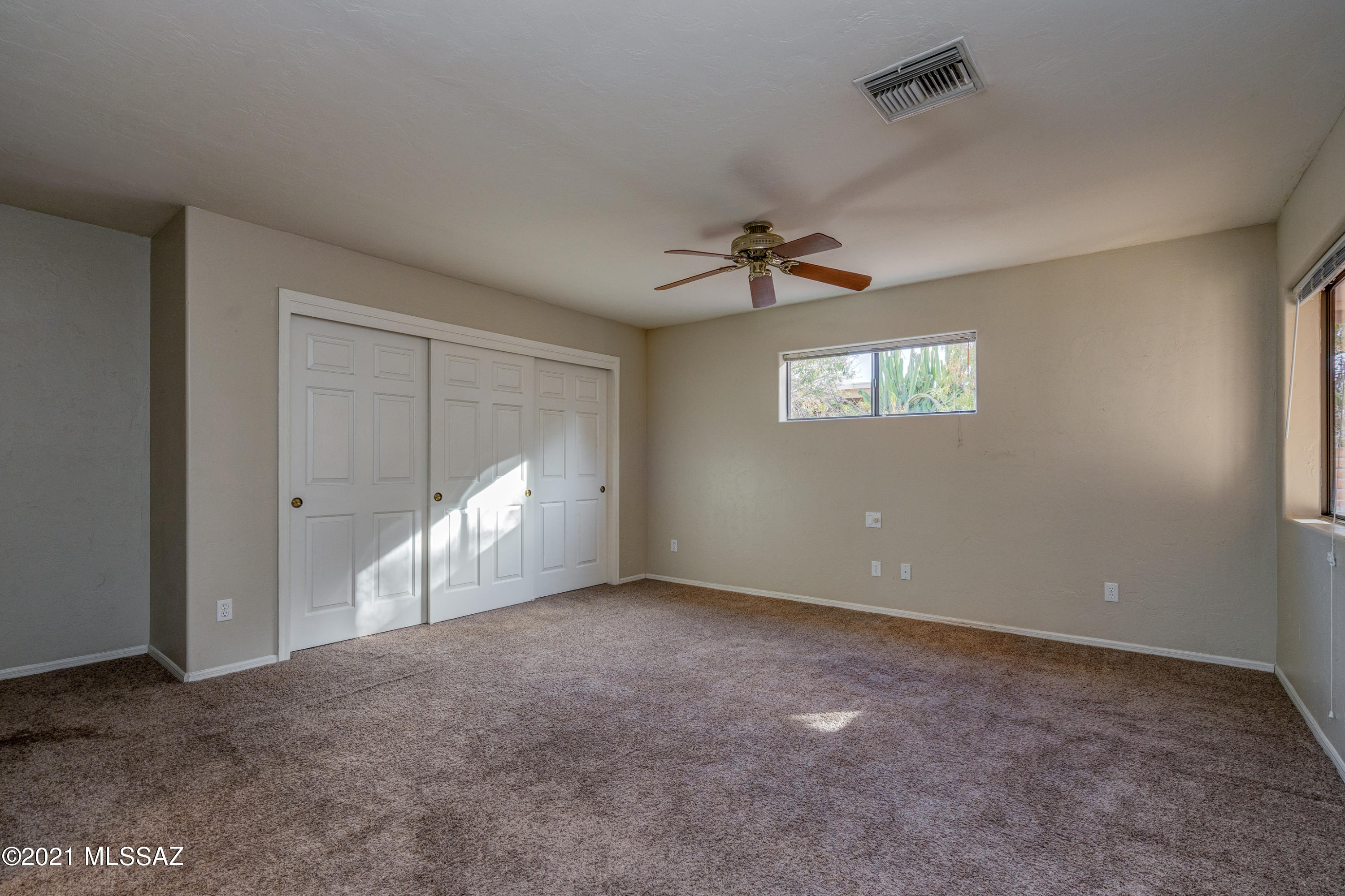 Executive Townhomes (1-16) - Residential