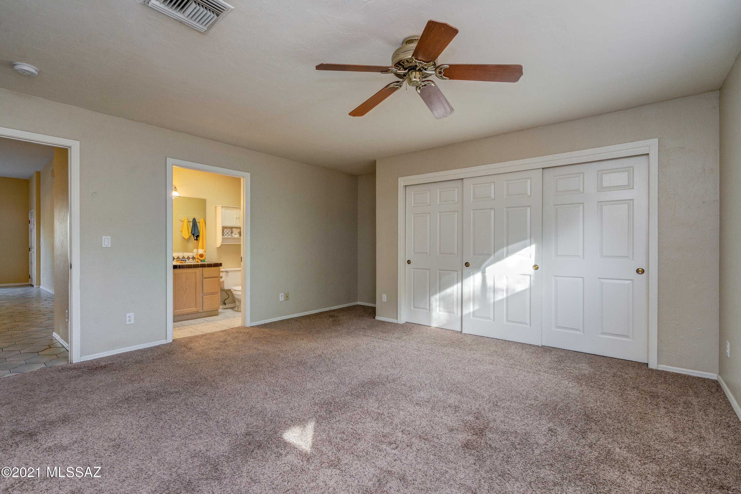 Executive Townhomes (1-16) - Residential