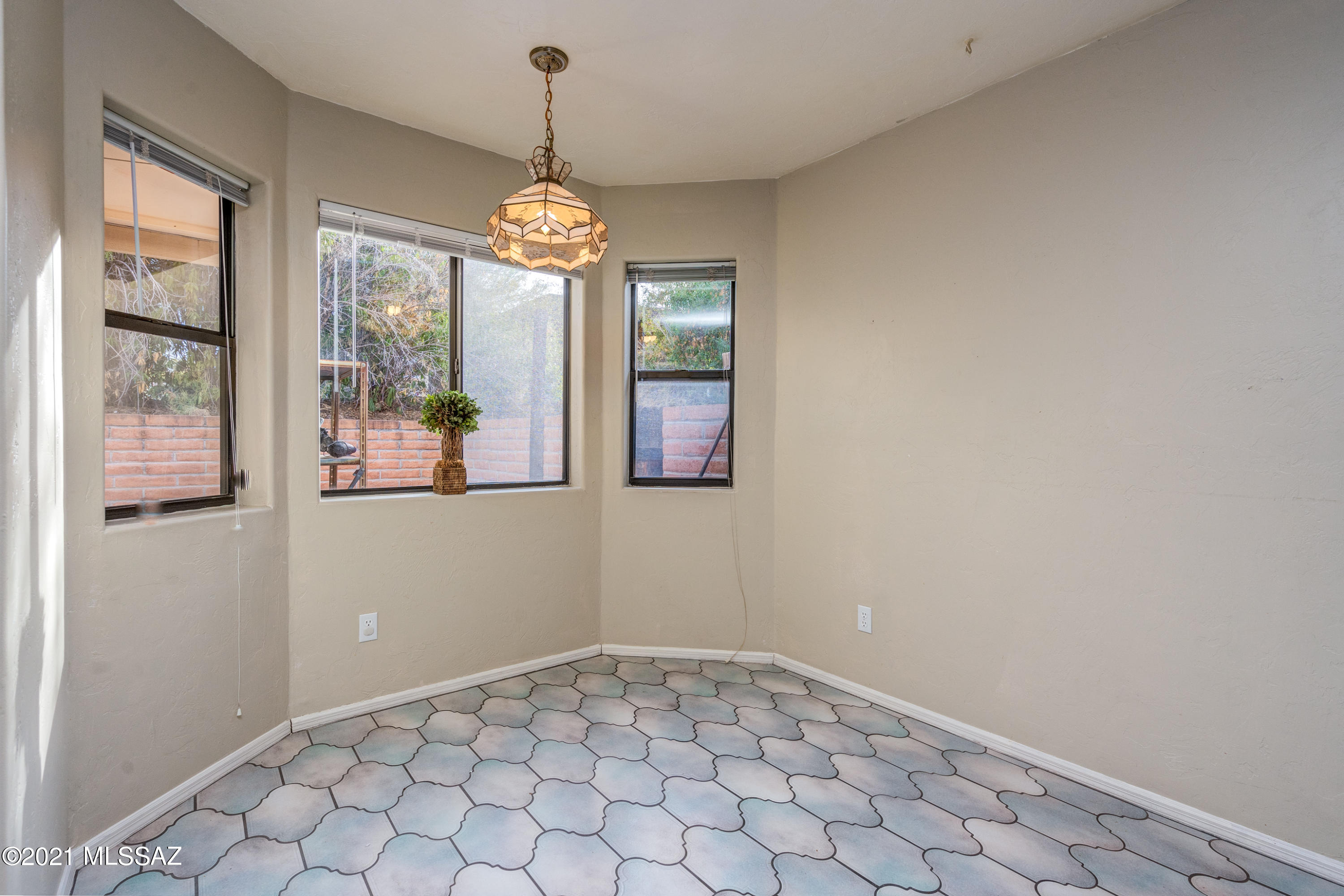 Executive Townhomes (1-16) - Residential