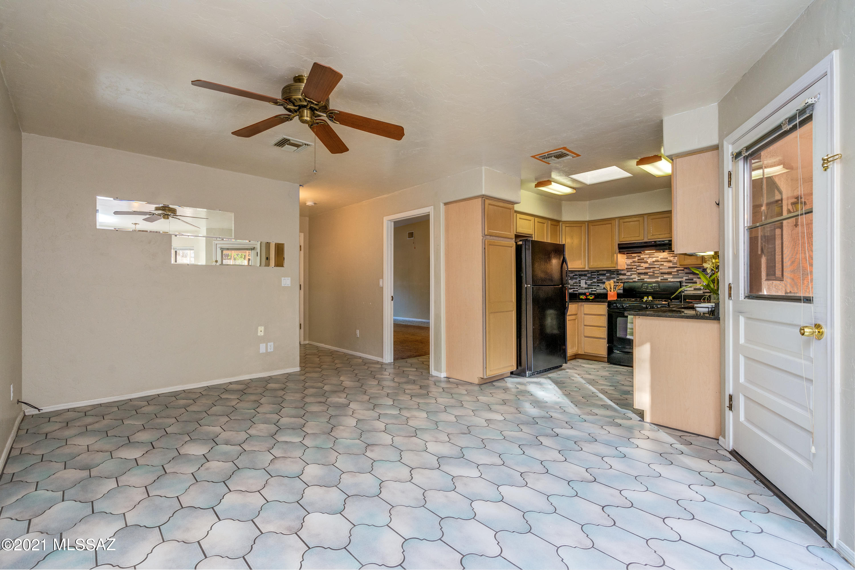 Executive Townhomes (1-16) - Residential