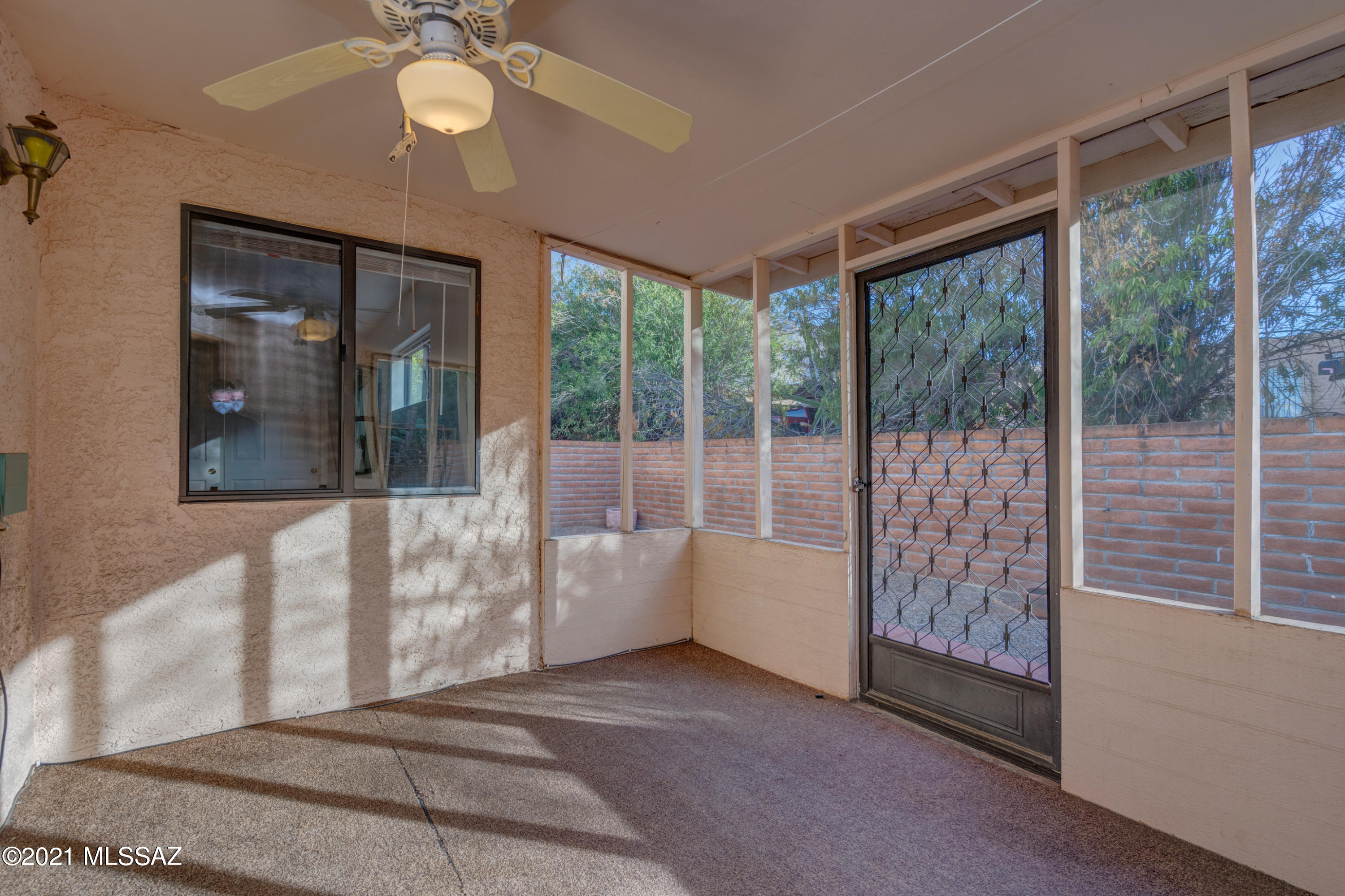 Executive Townhomes (1-16) - Residential