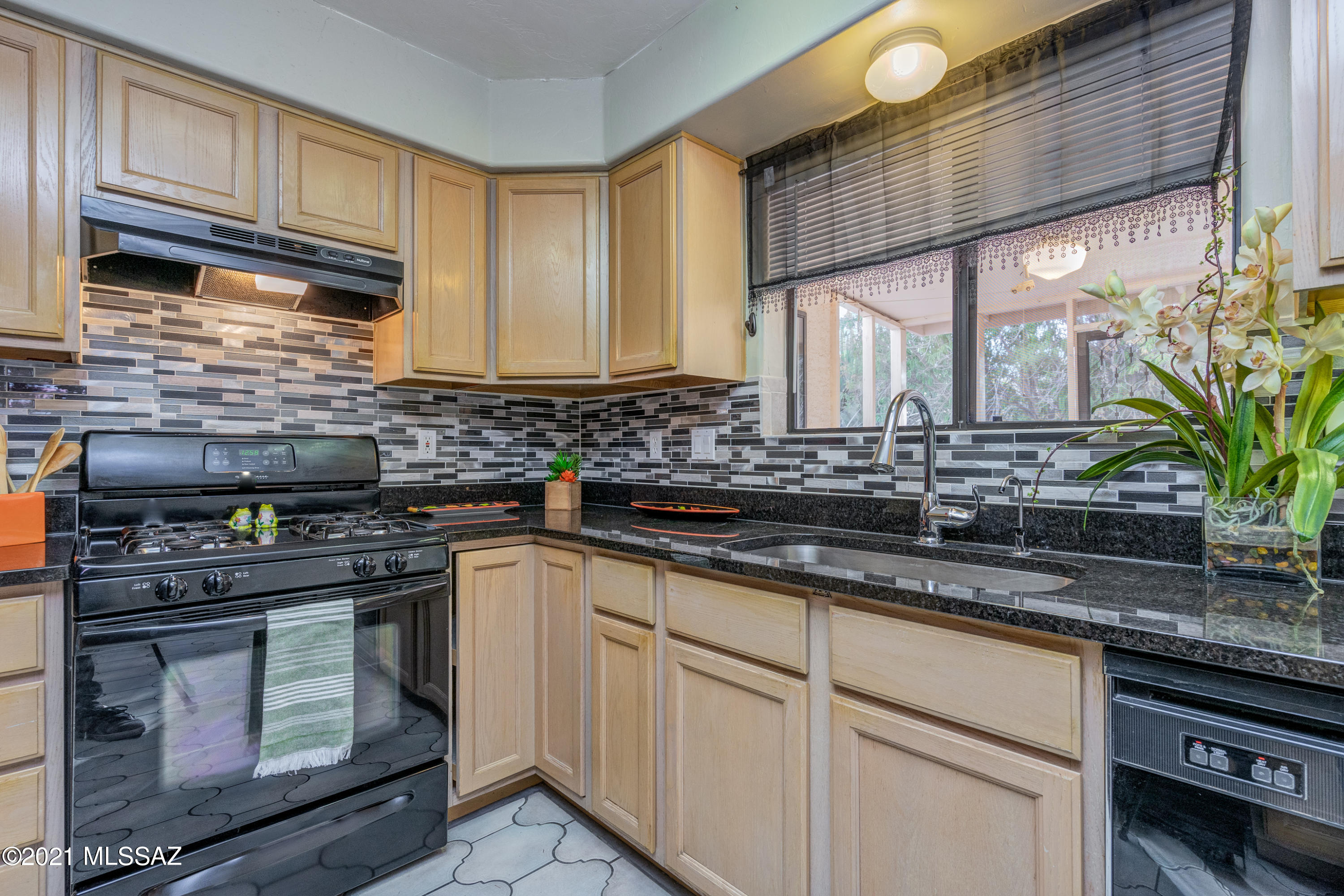 Executive Townhomes (1-16) - Residential