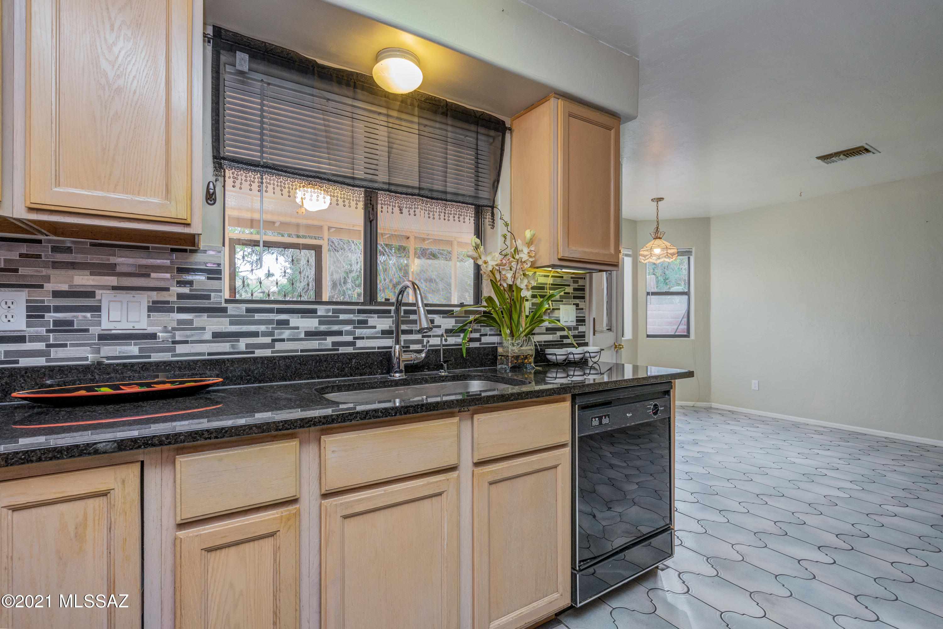 Executive Townhomes (1-16) - Residential
