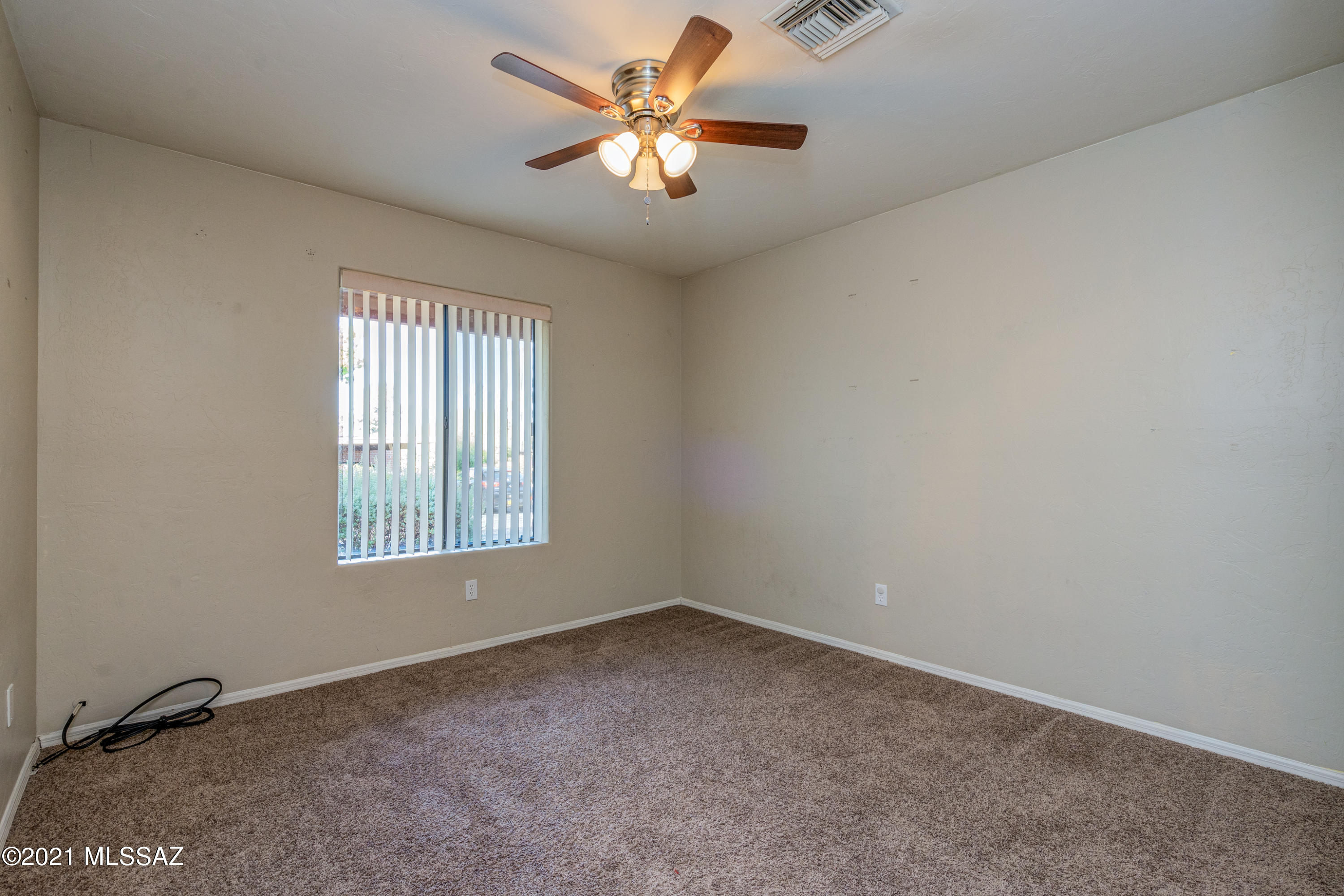 Executive Townhomes (1-16) - Residential