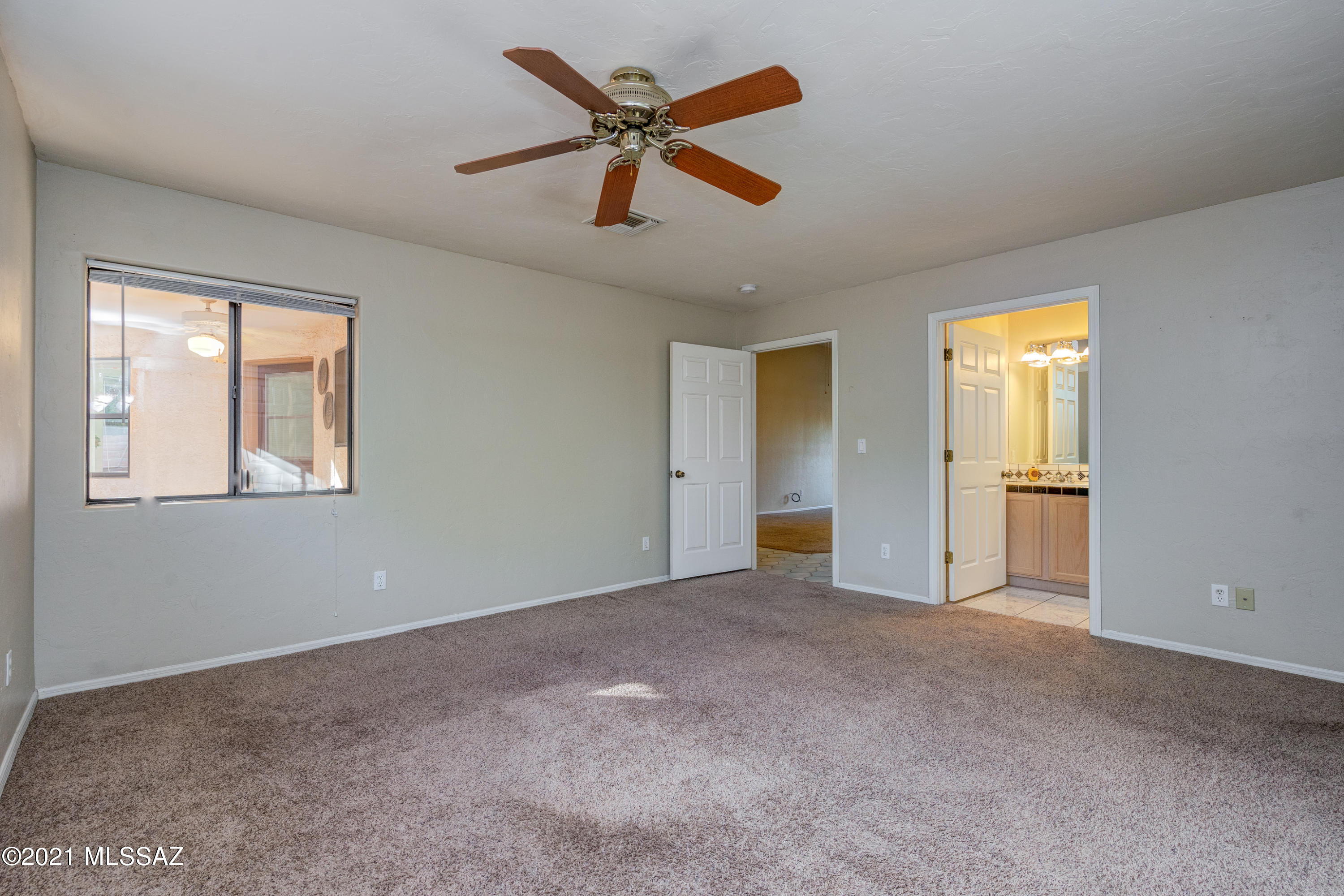 Executive Townhomes (1-16) - Residential