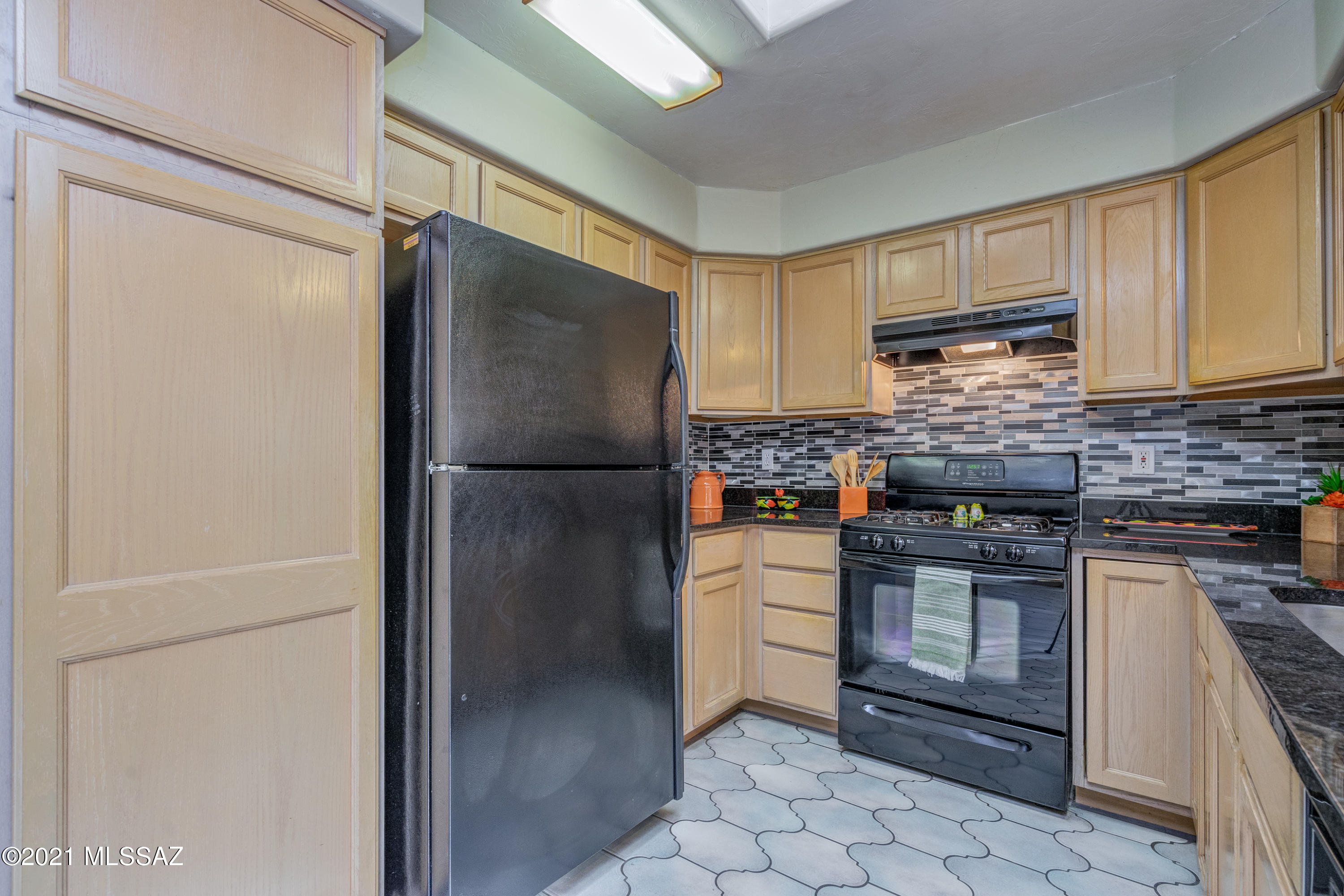 Executive Townhomes (1-16) - Residential