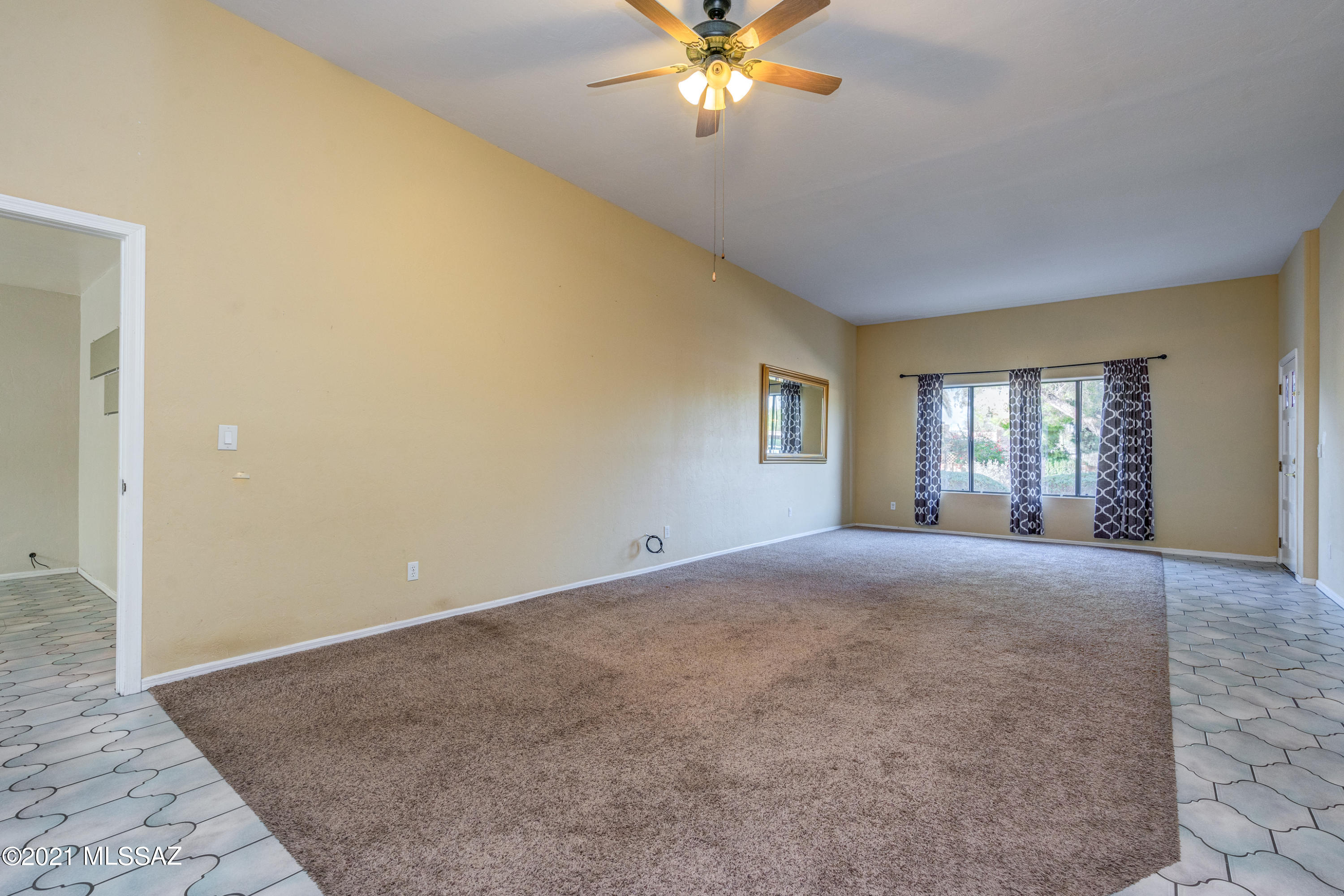 Executive Townhomes (1-16) - Residential