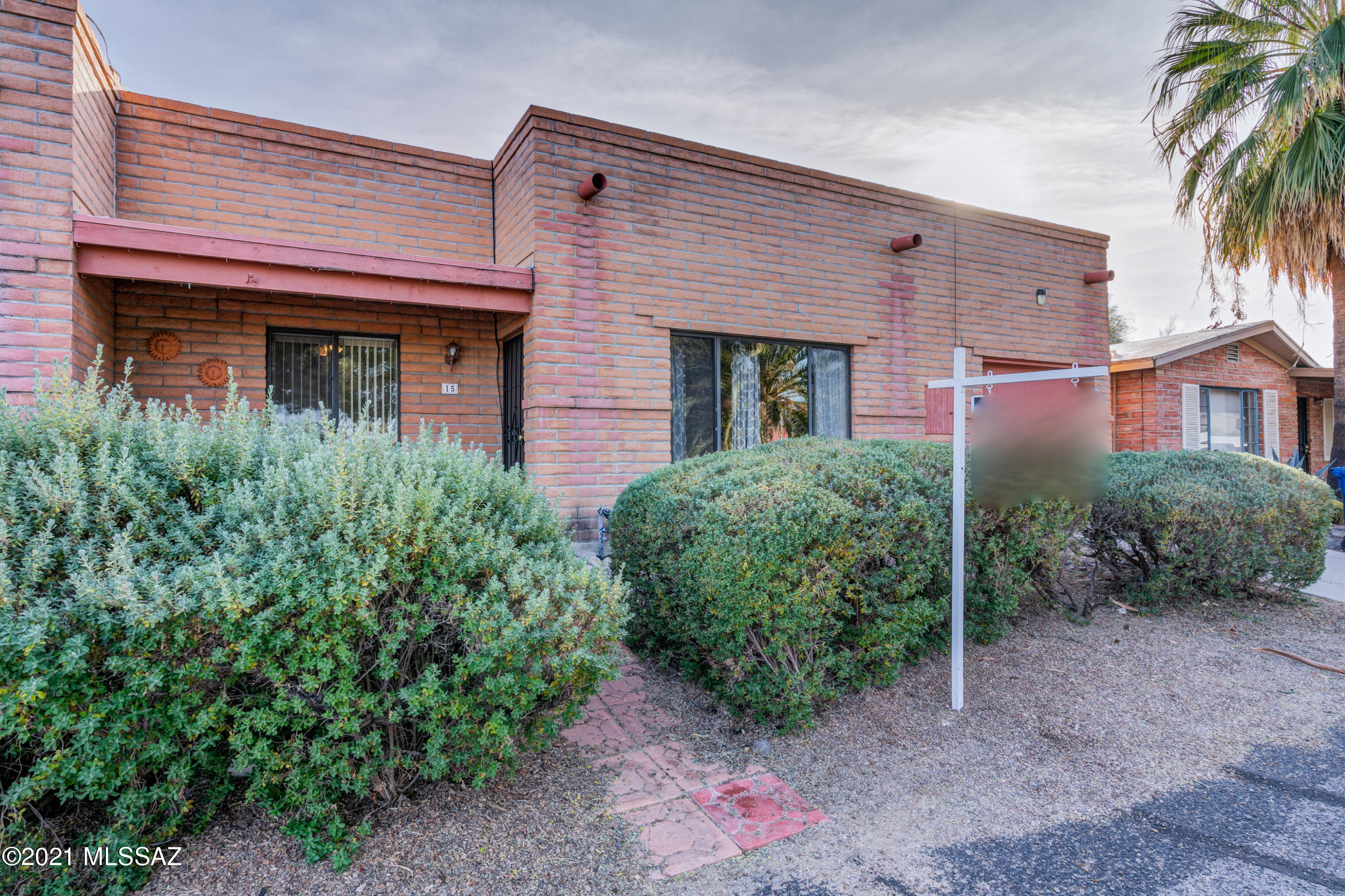 Executive Townhomes (1-16) - Residential