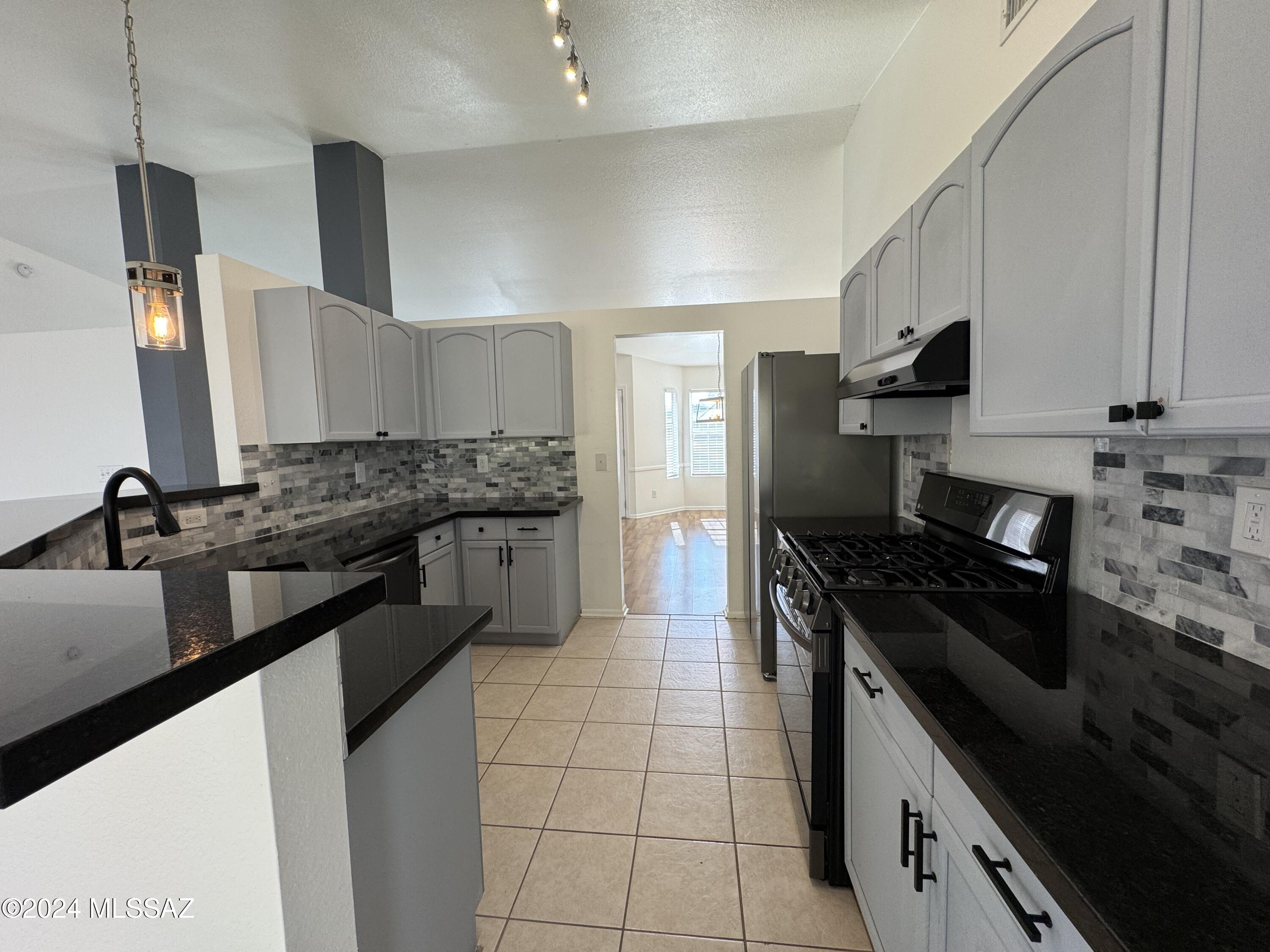 Rancho Antigua (1-534) - Residential Lease
