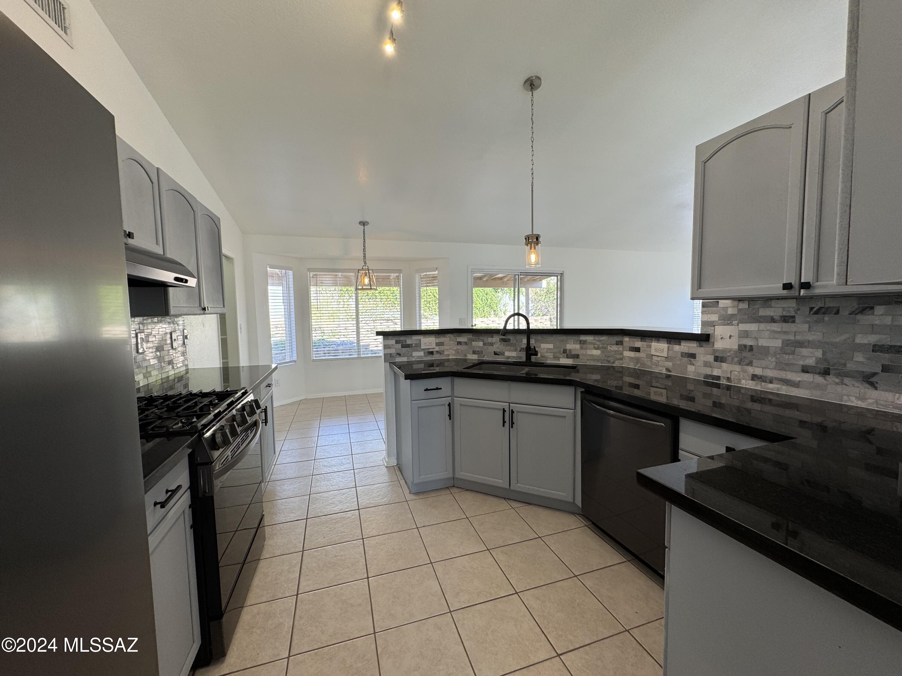 Rancho Antigua (1-534) - Residential Lease
