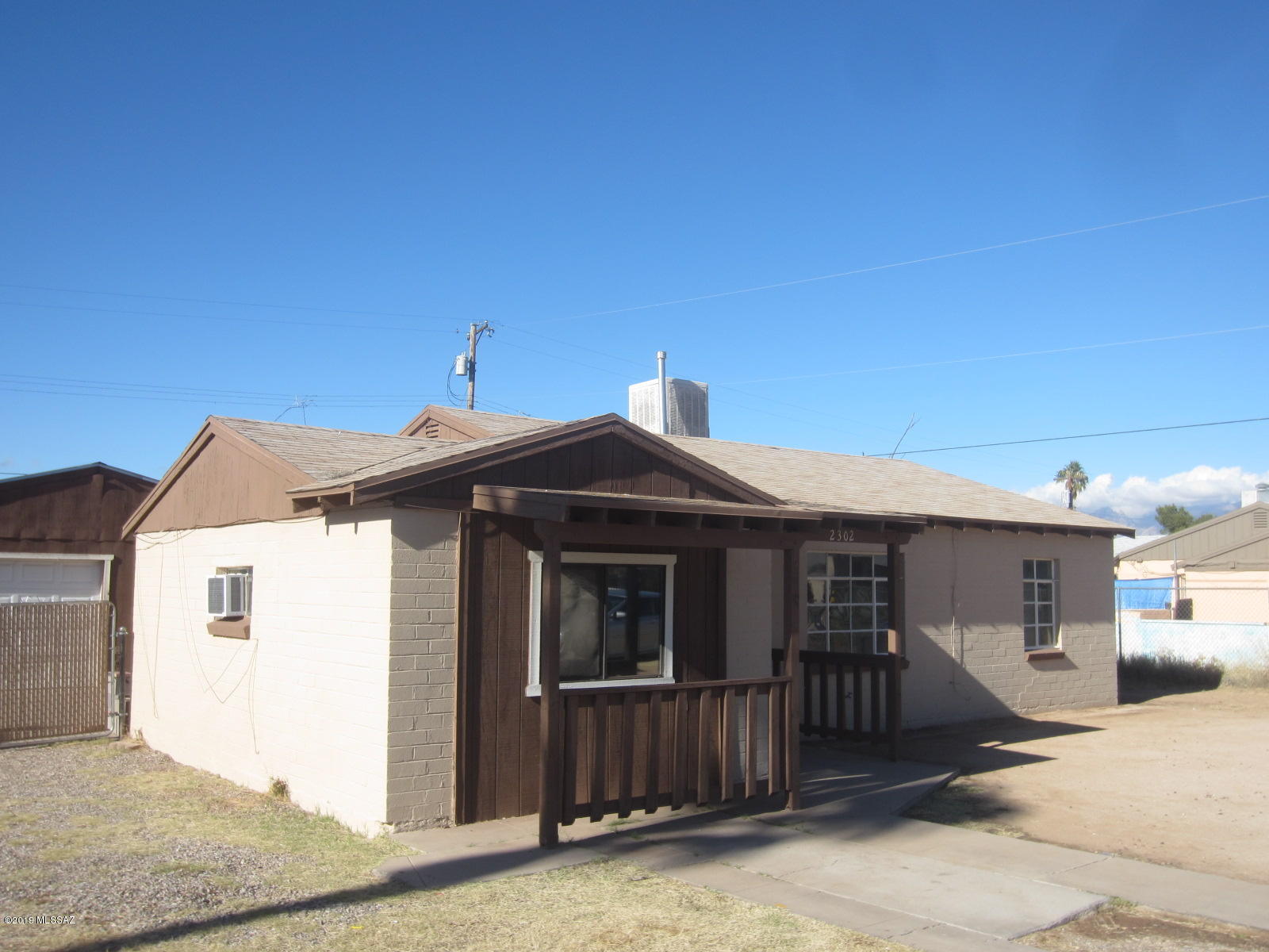 You'll want to see this affordable central 3 bedroom 2 bath solid masonry home near Reid Park. Amenities Include an 800' GARAGE big enough to hold 4 cars, separate family room (or 4th bedroom), 18'' ceramic tile flooring in the living room &
kitchen, Eat-in size kitchen, good size lot, and a convenient location close to Reid Park, shopping, and quick access to downtown & the U of A. In addition, the seller install a brand new high efficiency central air-conditioning unit on the home right before the close of escrow with an
acceptable offer. This home offers a lot of value at a great price and definitely a must see.