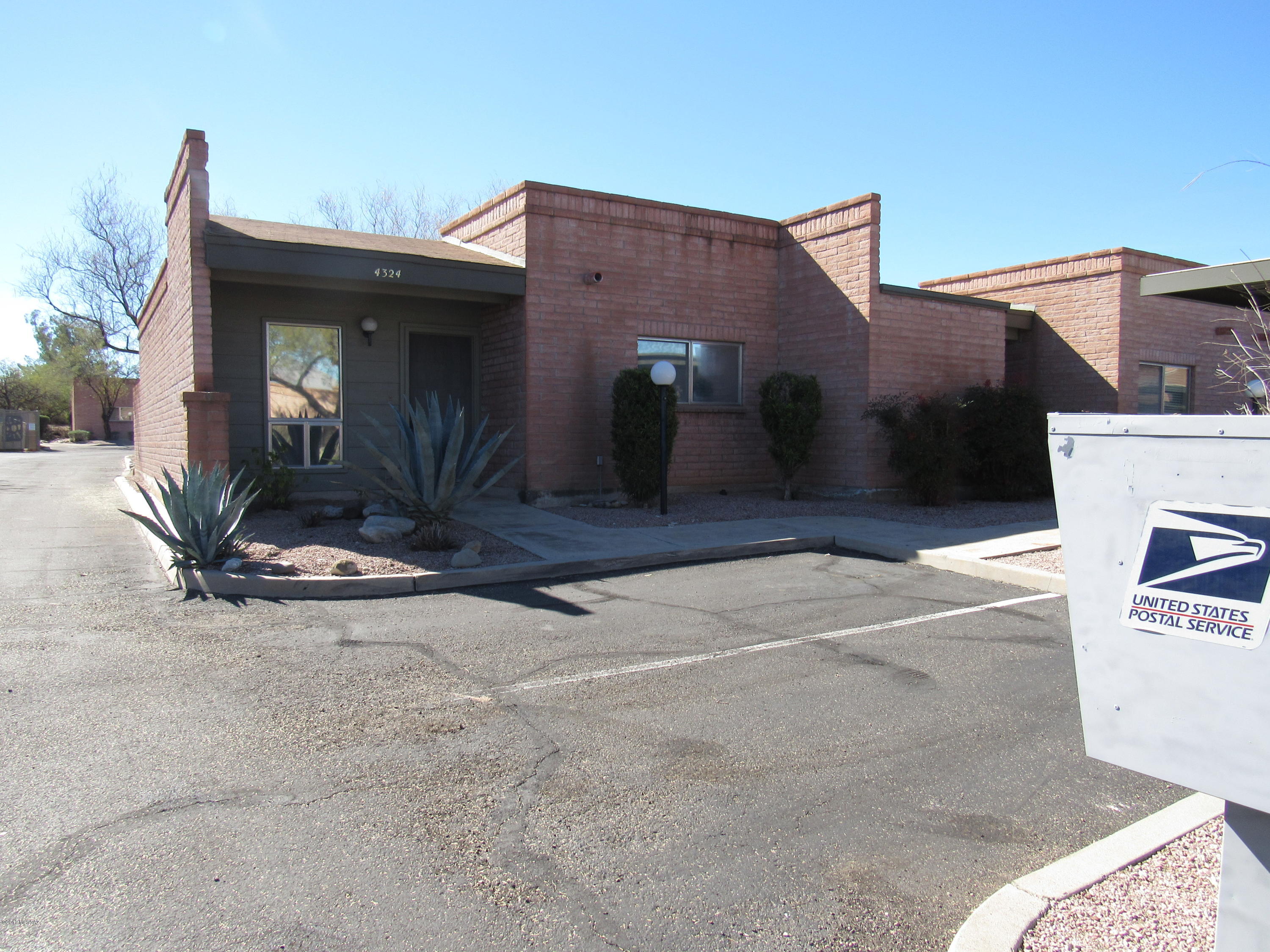 McCormick PlaceTwnhms Blk III (1-71) - Residential Lease