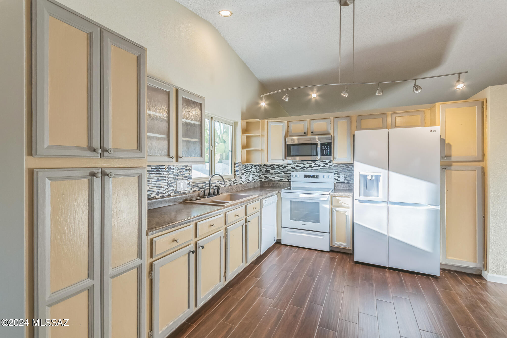 Macalester Park (1-142) - Residential