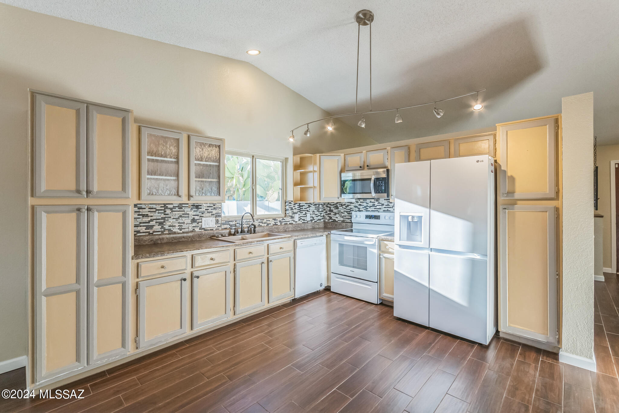 Macalester Park (1-142) - Residential