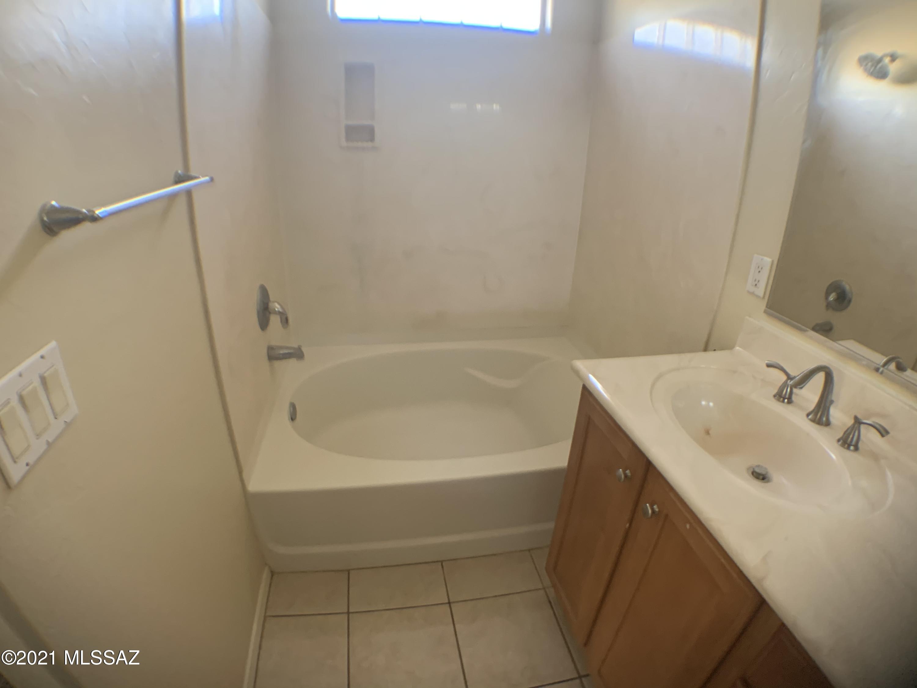 Vista Montana Estates - Residential Lease