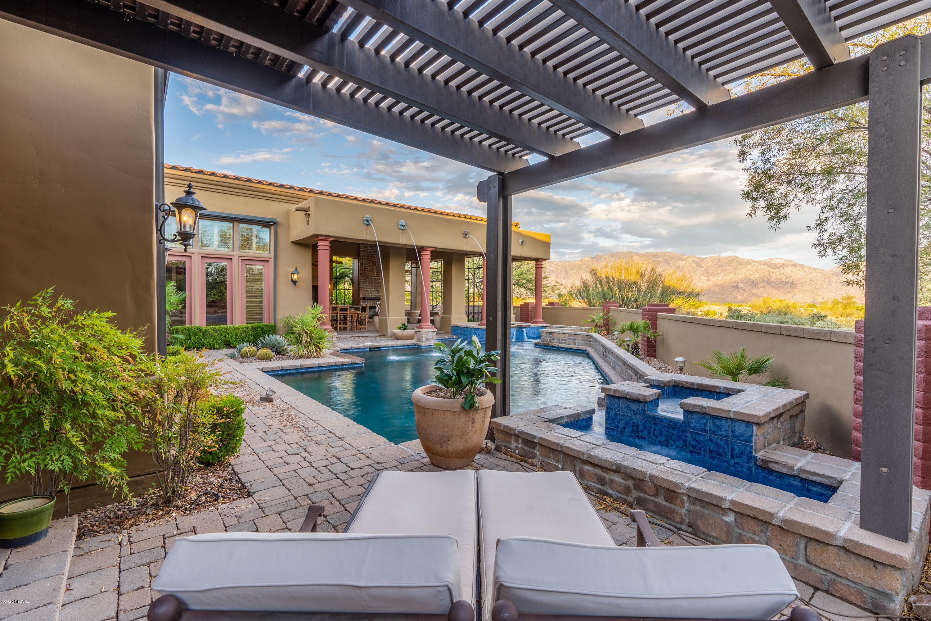 Honey Bee Ridge(The Estates At) - Residential