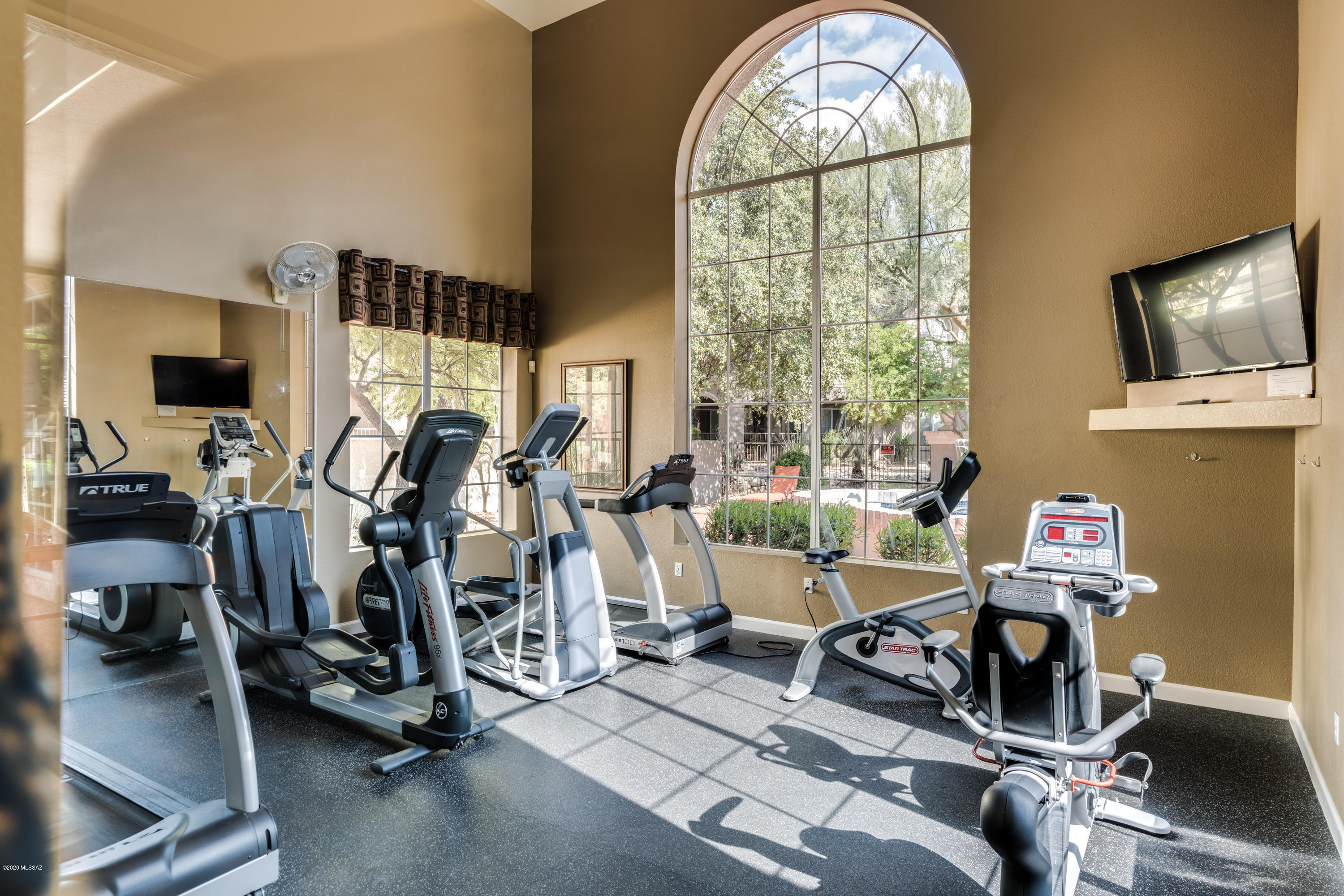 The Boulders at La Reserve Condominiums - Residential