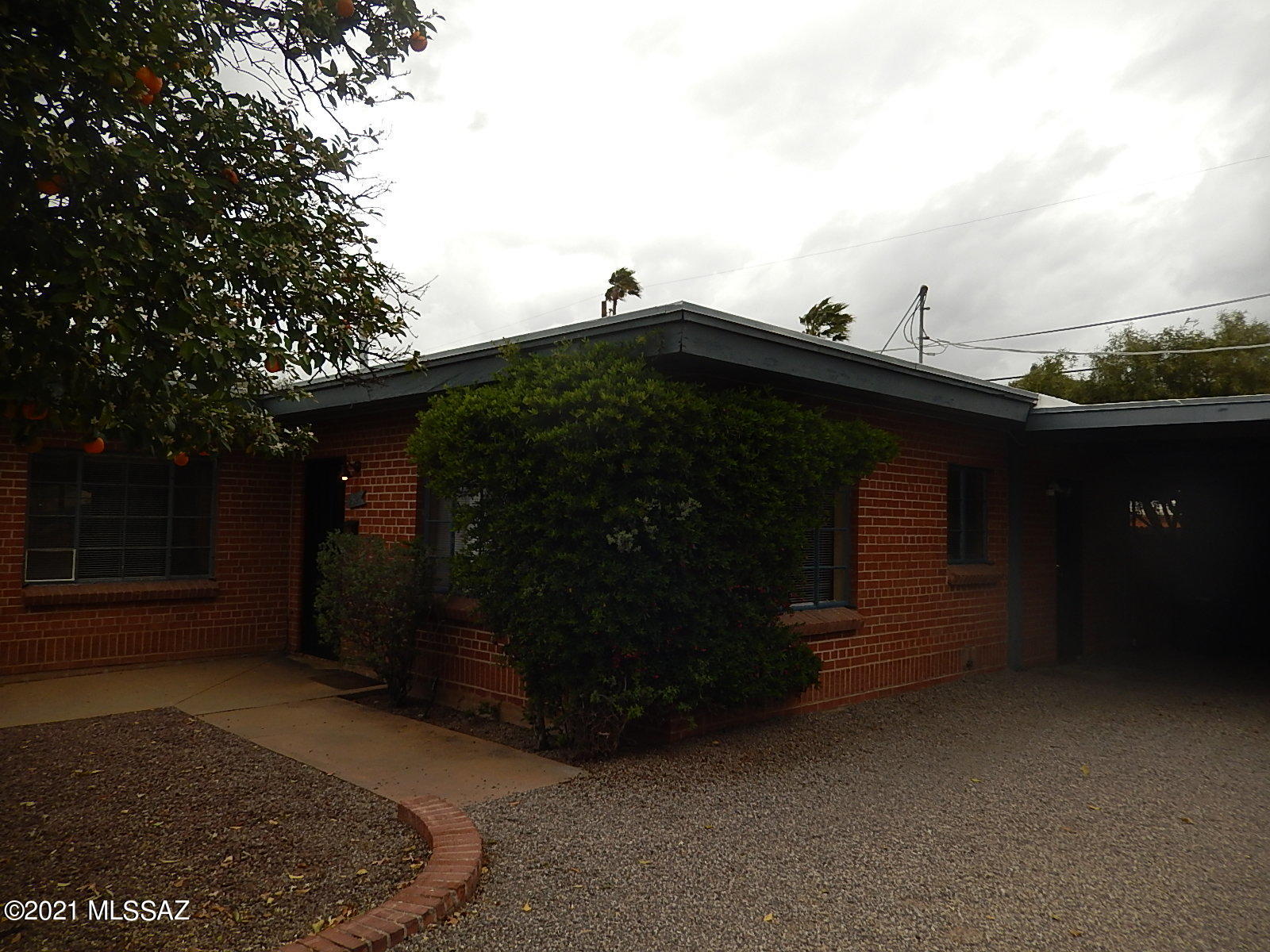 Central Sixplex in highly desired area. Easy access to U of A, Campbell Corridor, and Grant Rd New Development Restaurants etc. Classic Brick construction, (4) 1 bed/1ba, (1) 2bed/2 ba, (1) 3 bed/2ba.  Includes address 2523, 2525,2527,2529, 2531,2533 E Edison. Opportunity to raise rents and increase NOI.  Shown with accepted offer and during due diligence.  DO NOT DISTURB TENANTS. Call 520-241-0939 or 520-271-5585 with questions.