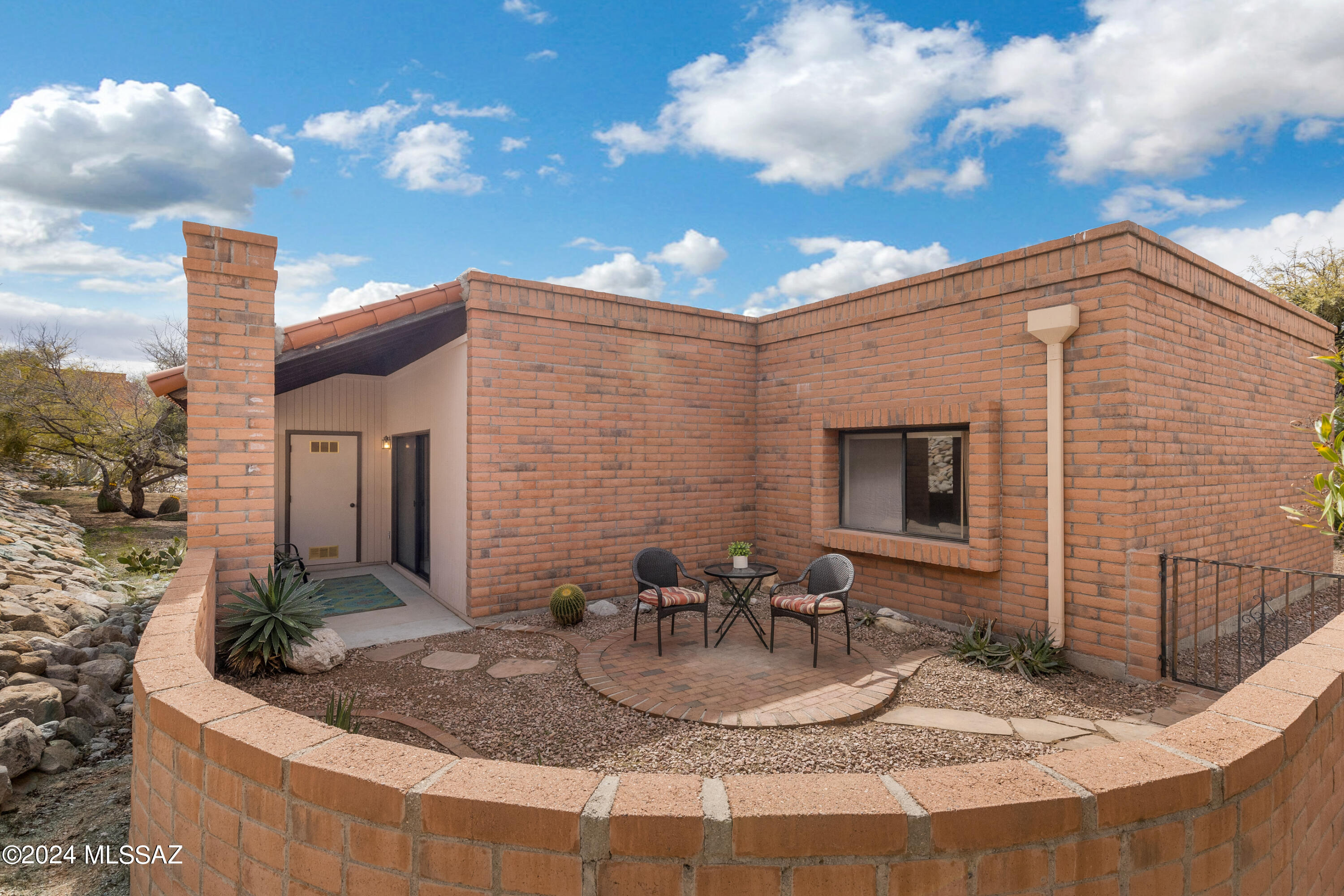 La Cholla Hills(1-313) - Residential