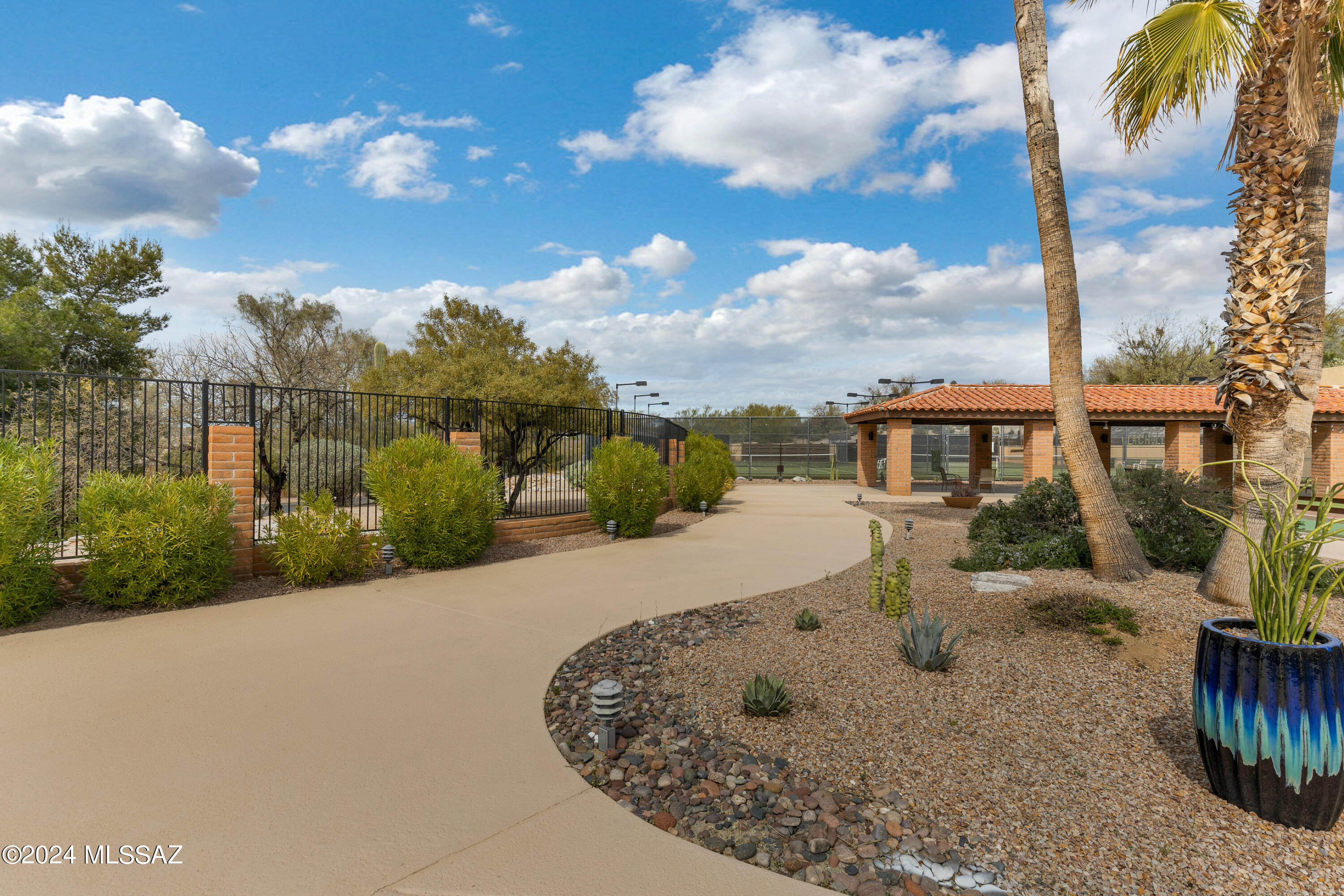 La Cholla Hills(1-313) - Residential