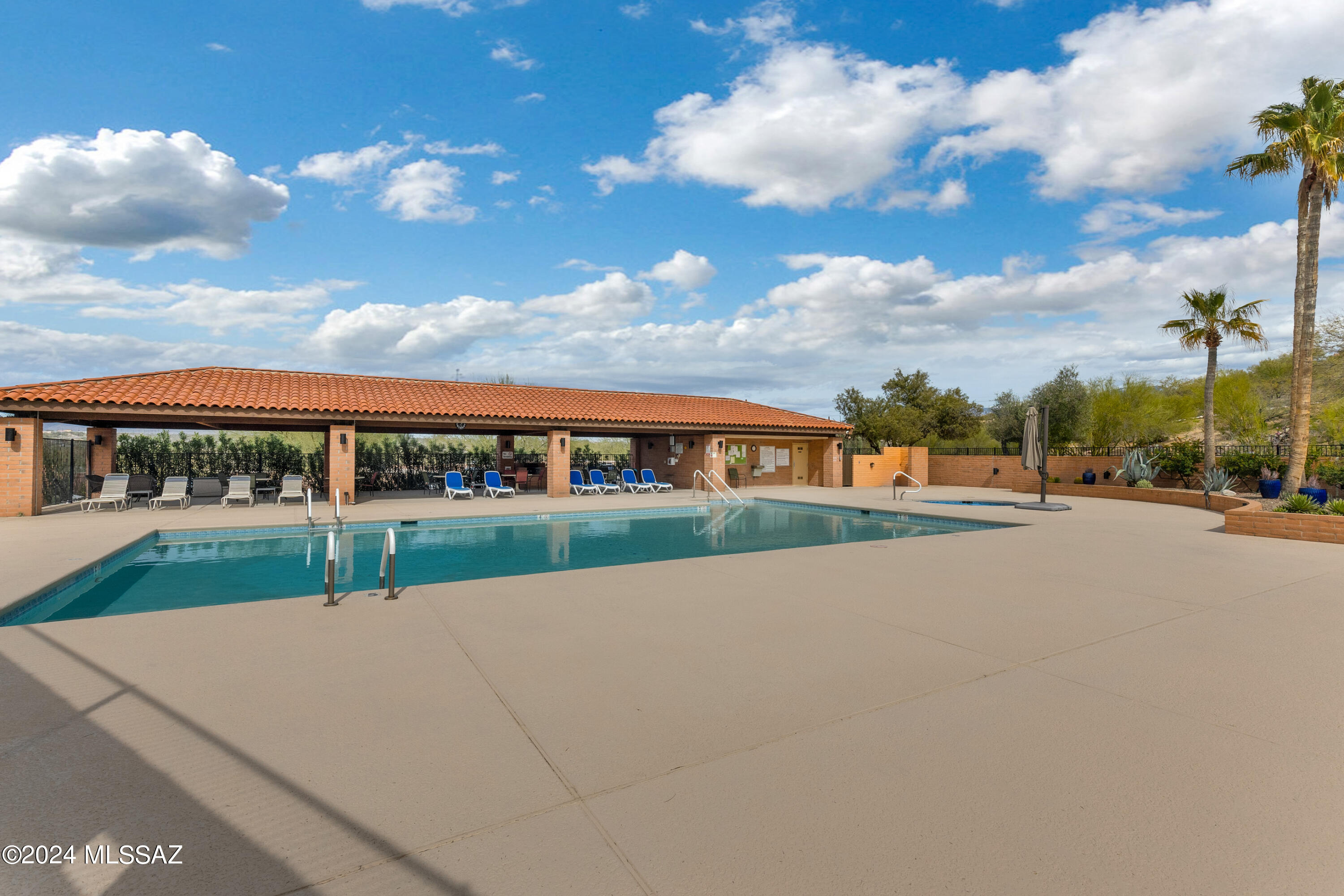 La Cholla Hills(1-313) - Residential