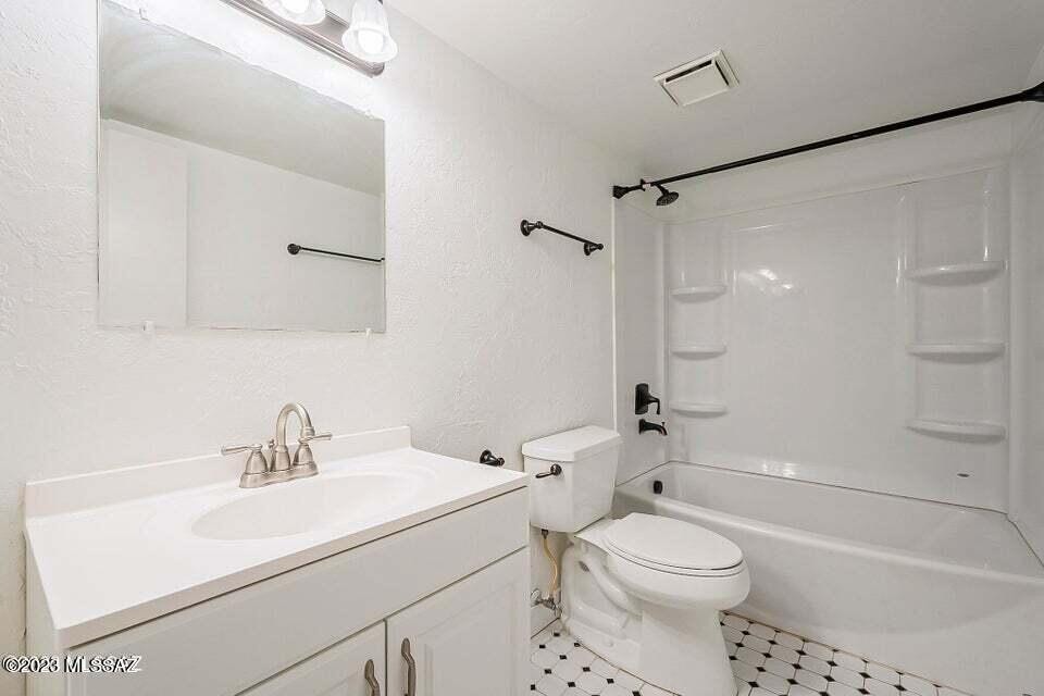 Columbus Park Condos (1-48) - Residential Lease