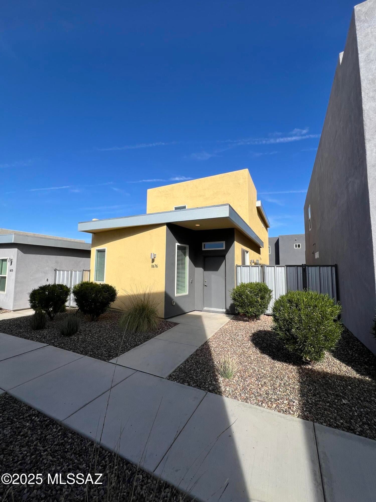 Camino Modern SQ20180120608 - Residential Lease