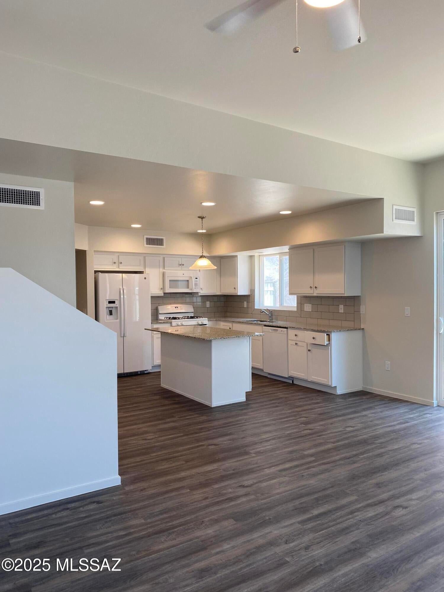 Camino Modern SQ20180120608 - Residential Lease