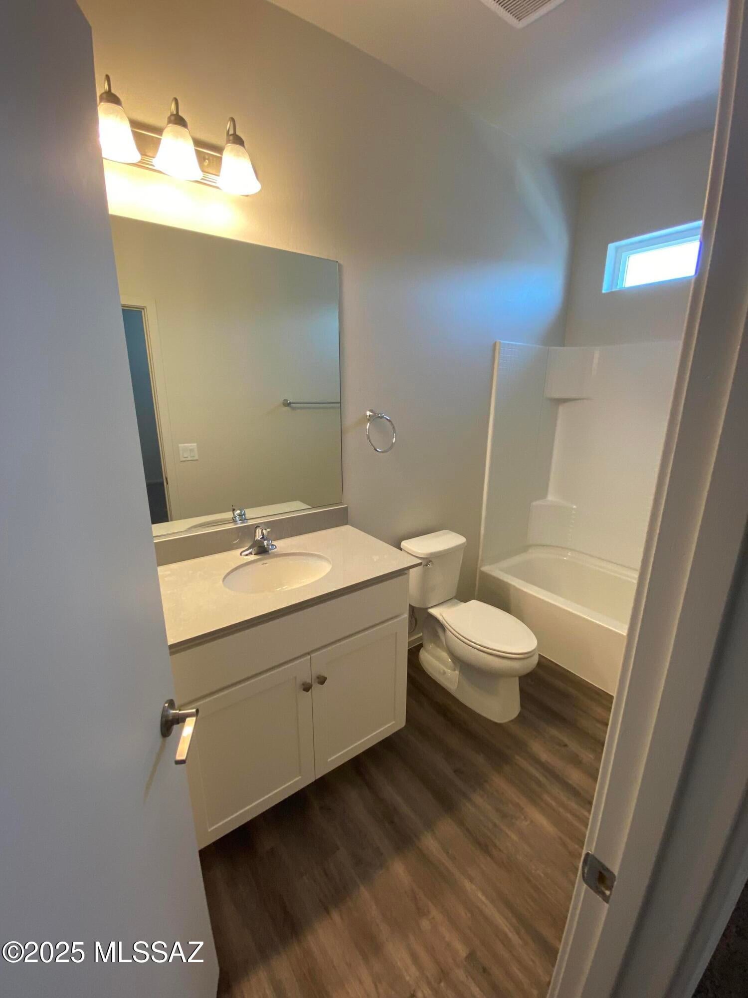Camino Modern SQ20180120608 - Residential Lease