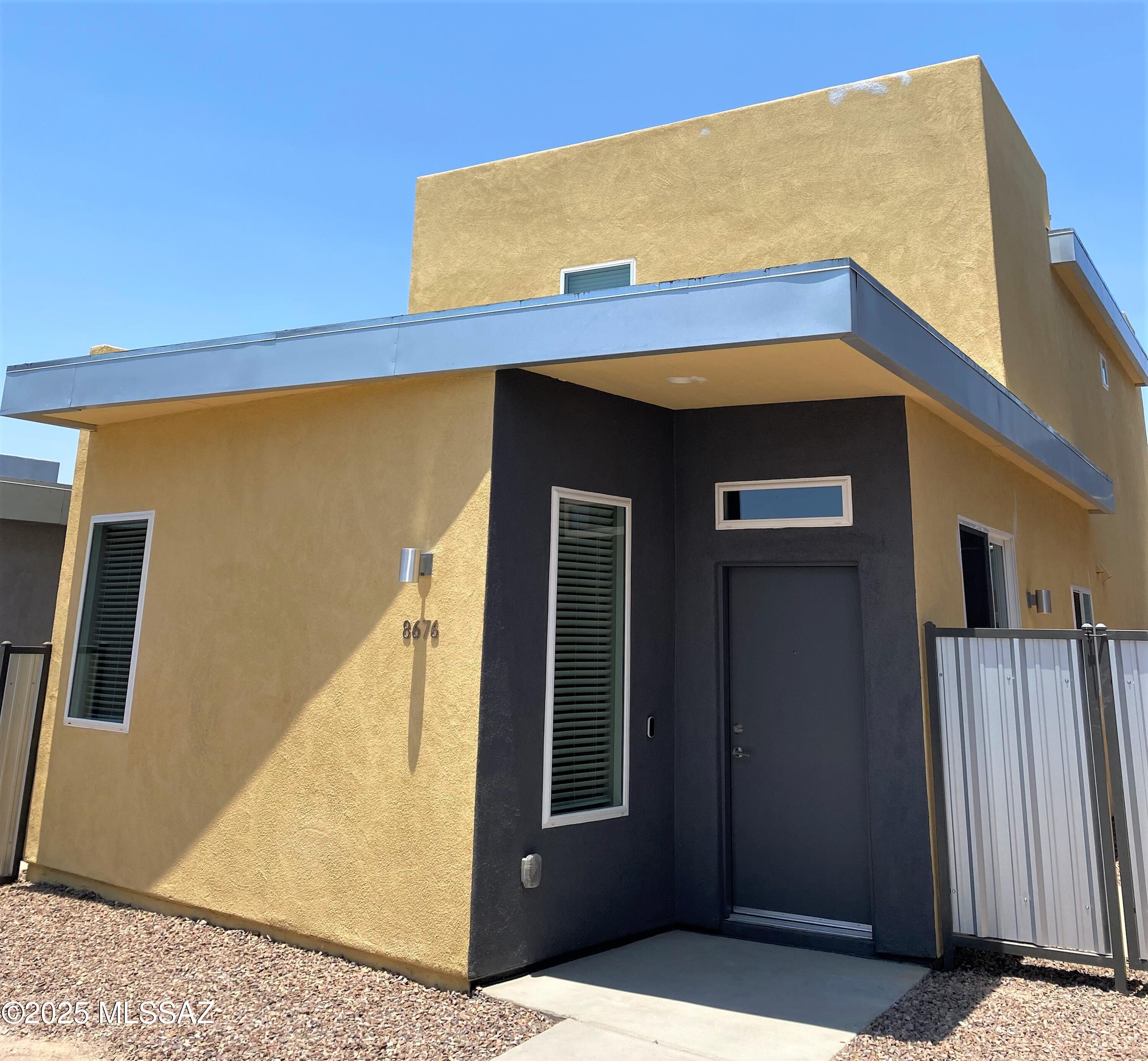 Camino Modern SQ20180120608 - Residential Lease