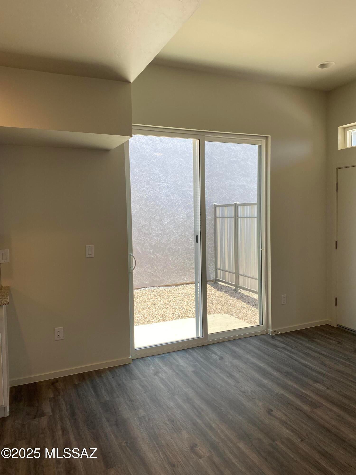 Camino Modern SQ20180120608 - Residential Lease