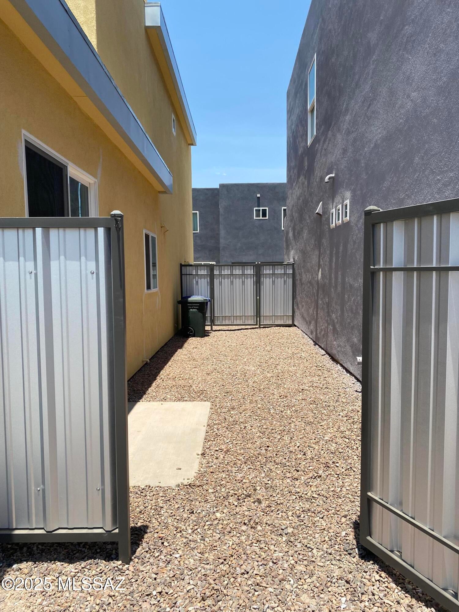 Camino Modern SQ20180120608 - Residential Lease