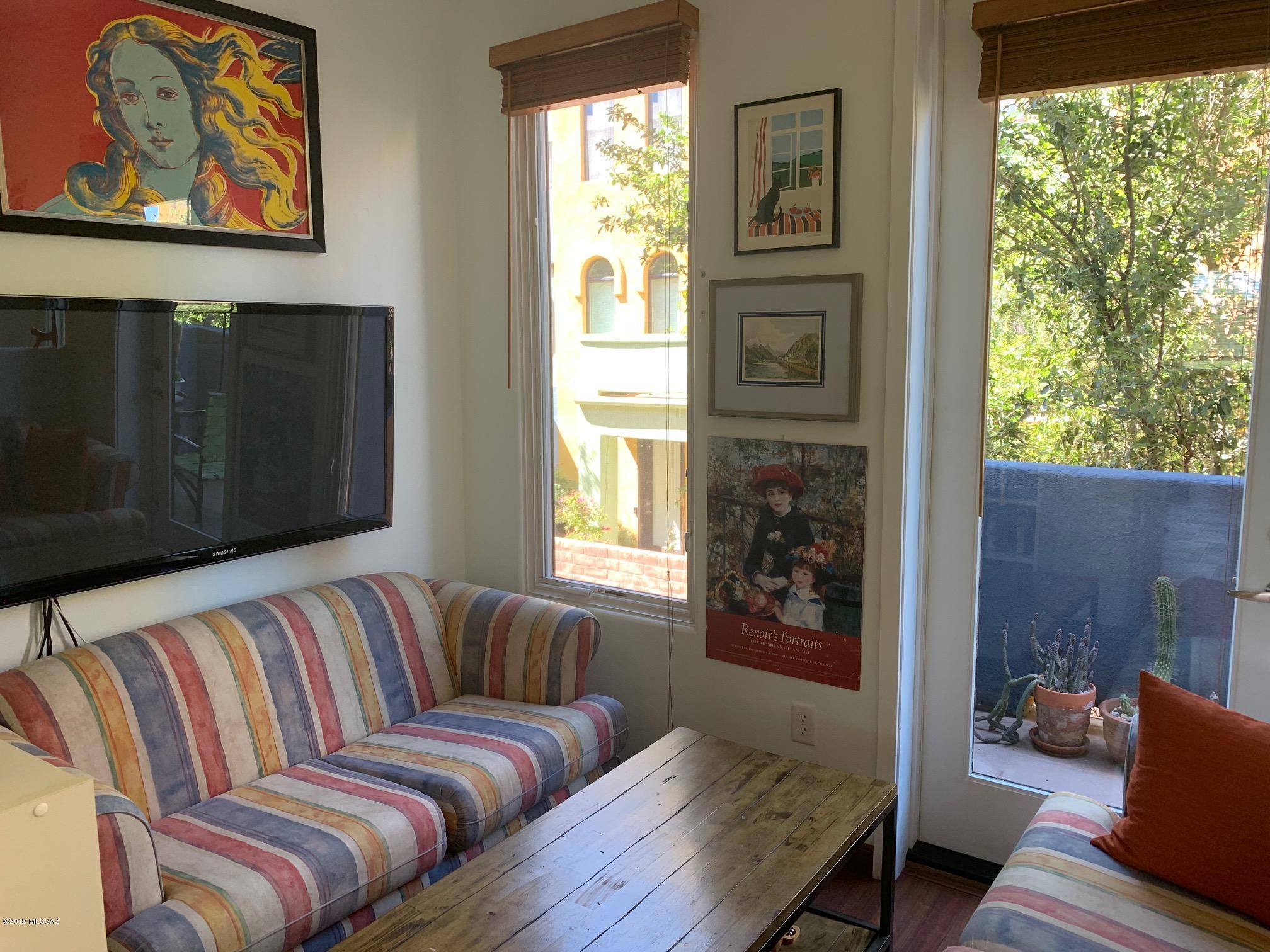 River Walk (1-140) - Residential Lease