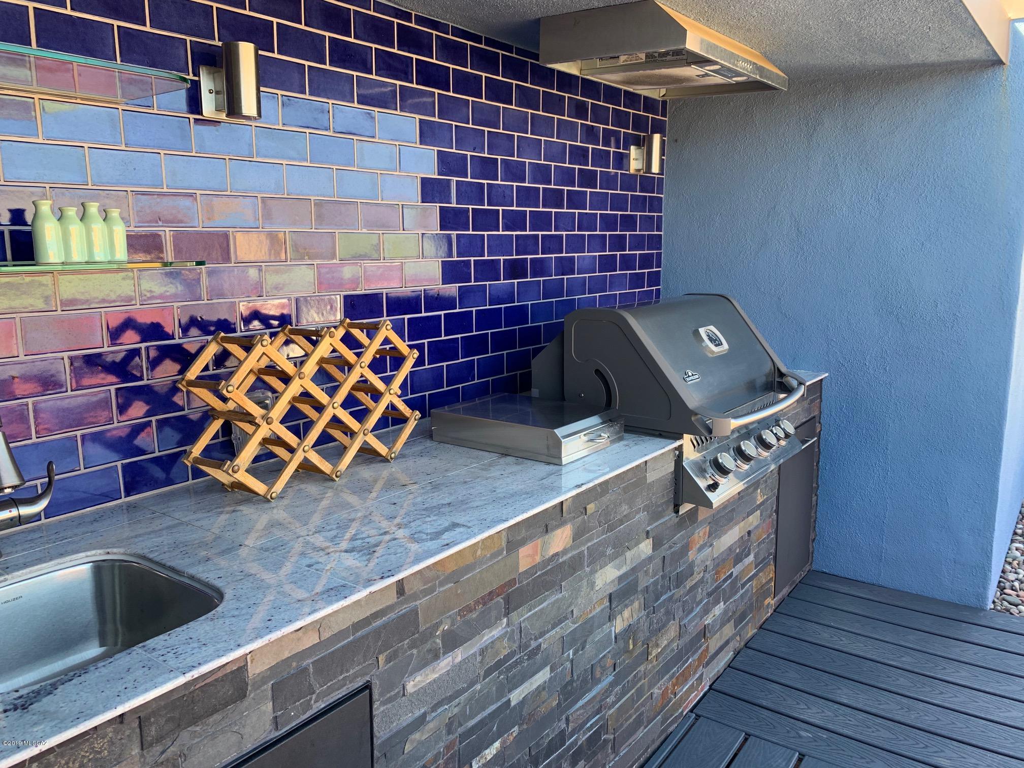 River Walk (1-140) - Residential Lease
