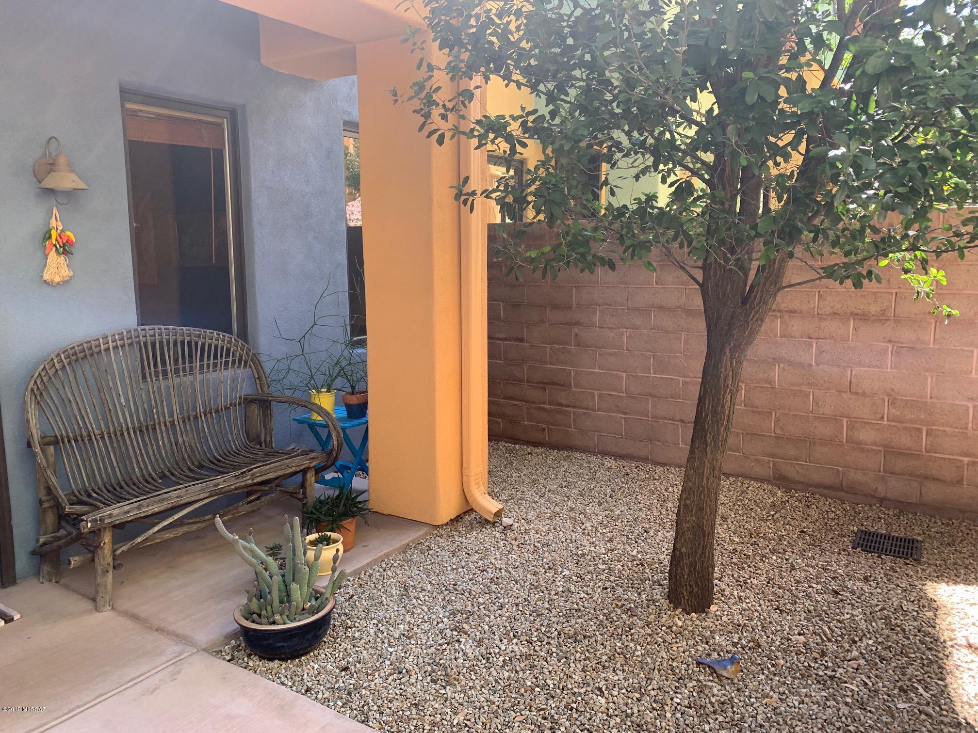 River Walk (1-140) - Residential Lease