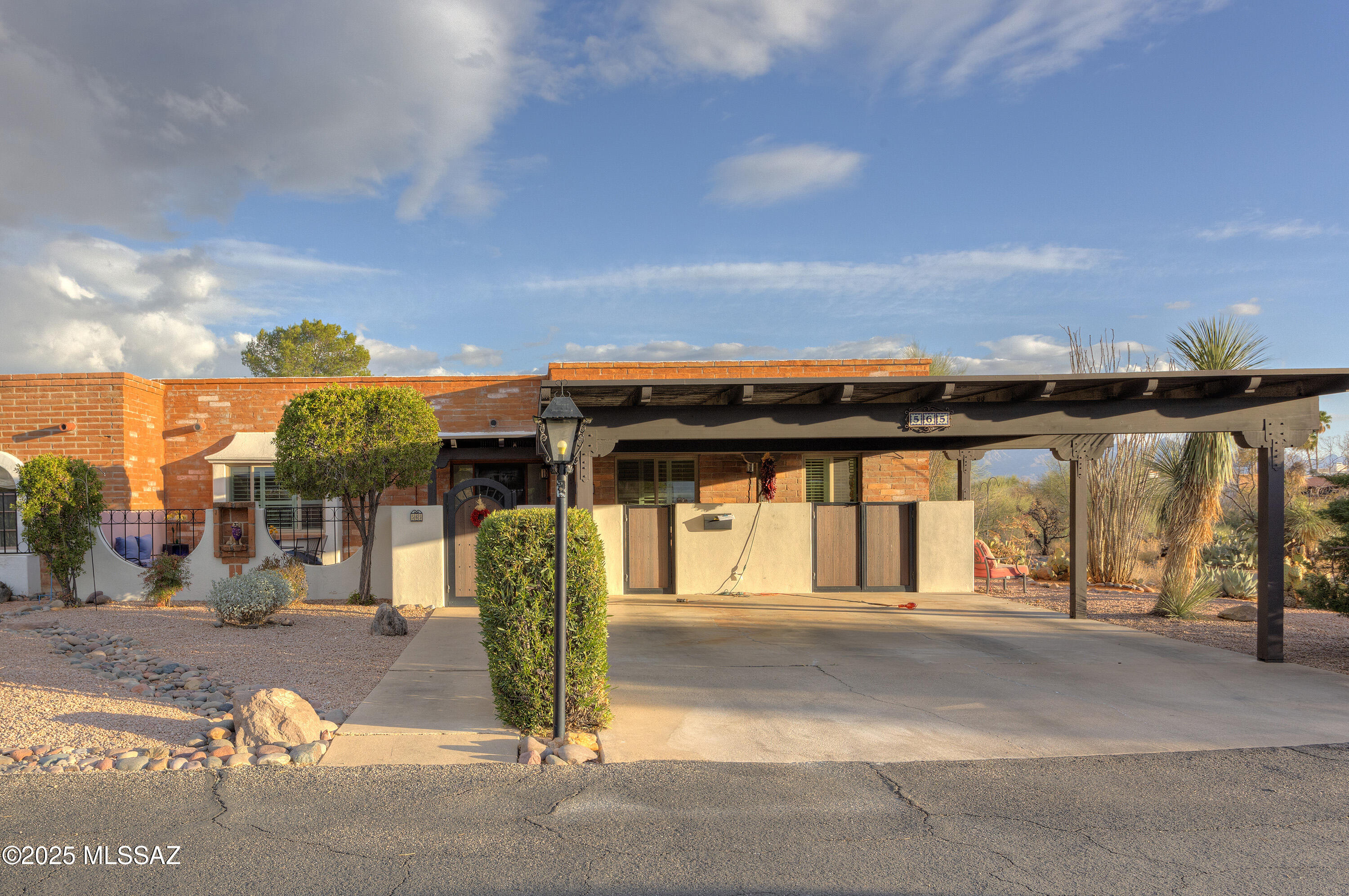 Green Valley Townhouses 4 - Residential