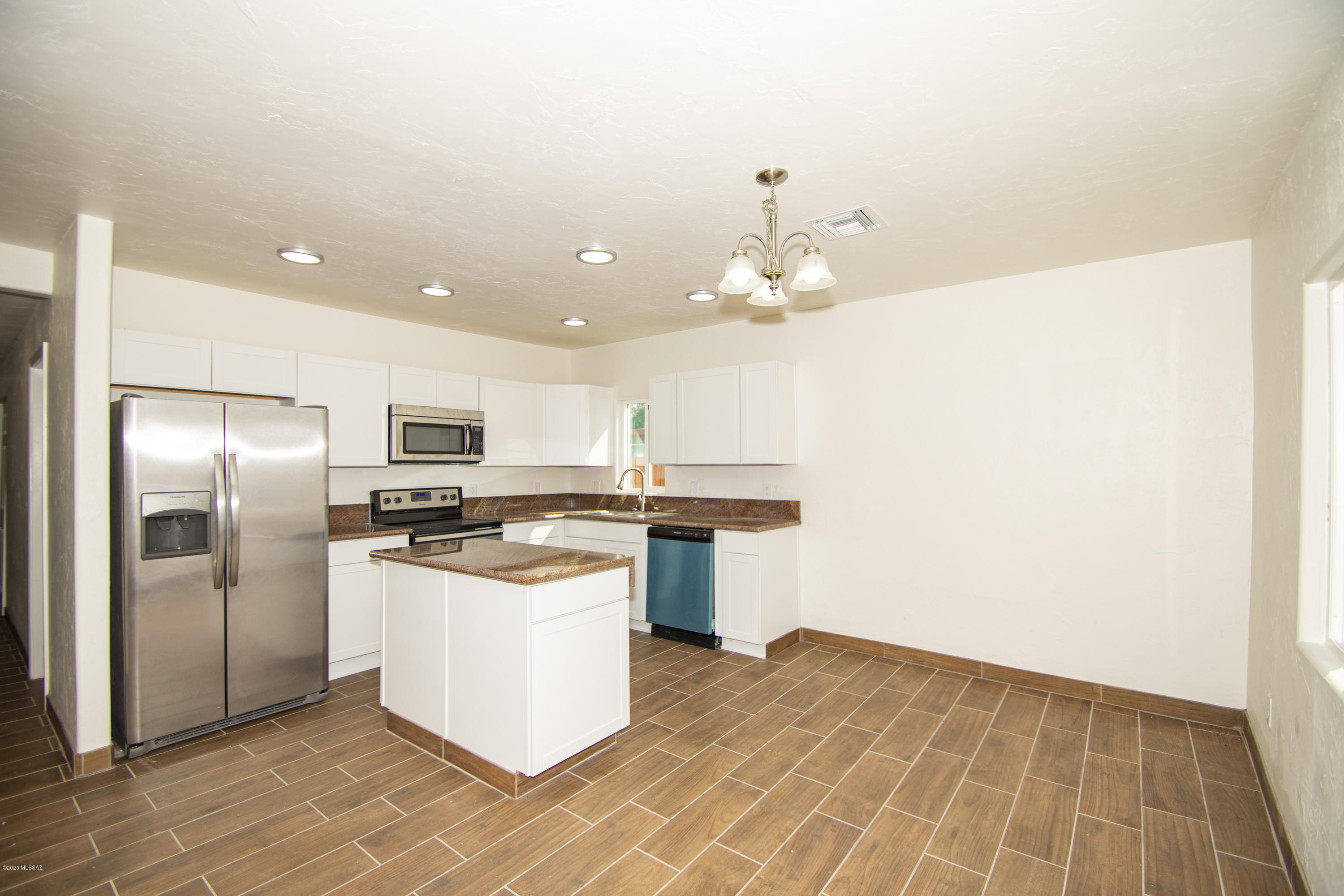 Completely renovated home with New EVERYTHING, Flooring, ROOF, AC, Plumbing, Electrical, Stainless Steel Appliances, Granite Countertops! Come make this 4 bedroom, 3 bathroom with 2 master suites your new home today! Close to downtown, restaurants, shopping, I-10. Call for your showing!